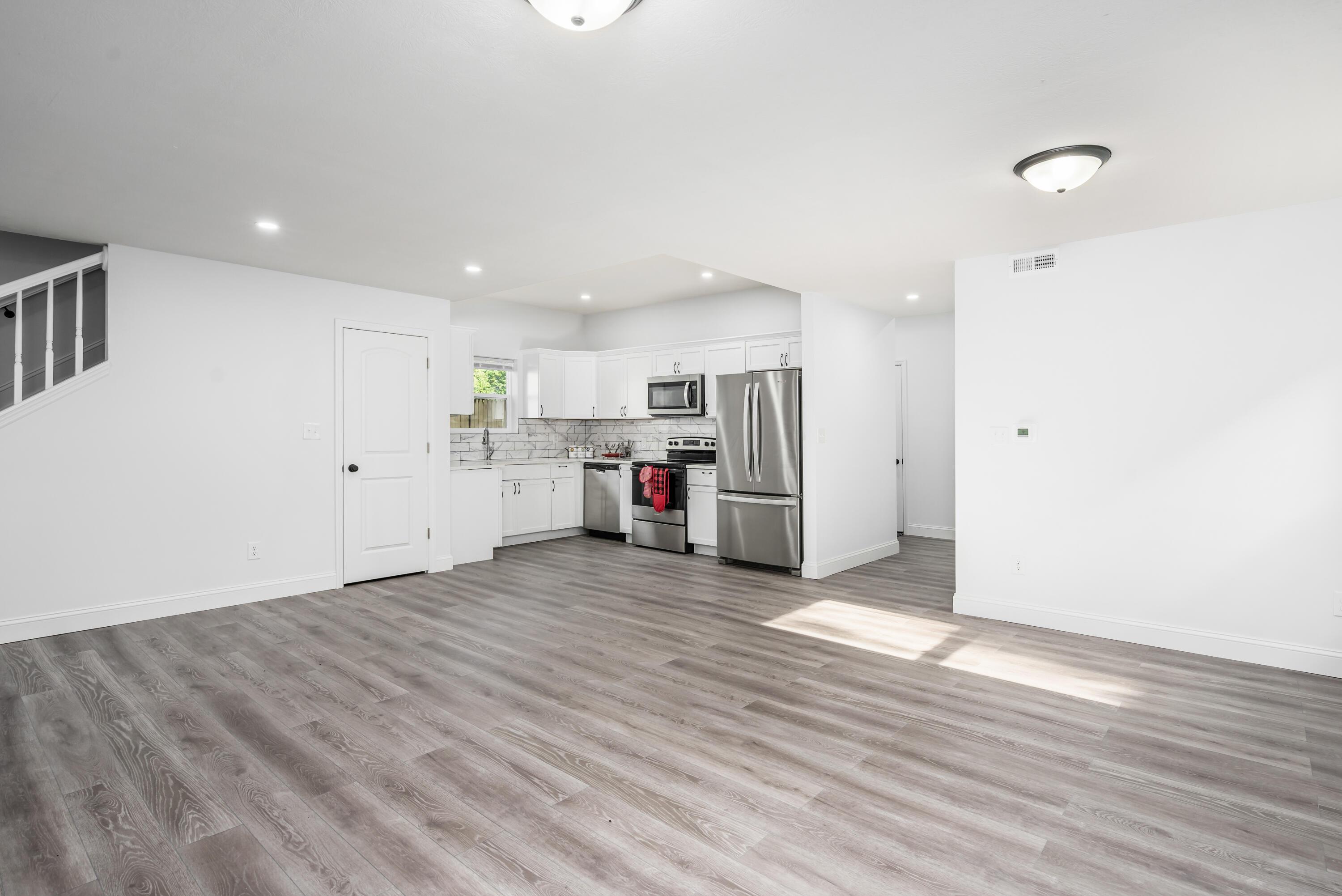 2285 Ridgeway Avenue Property Photo 6