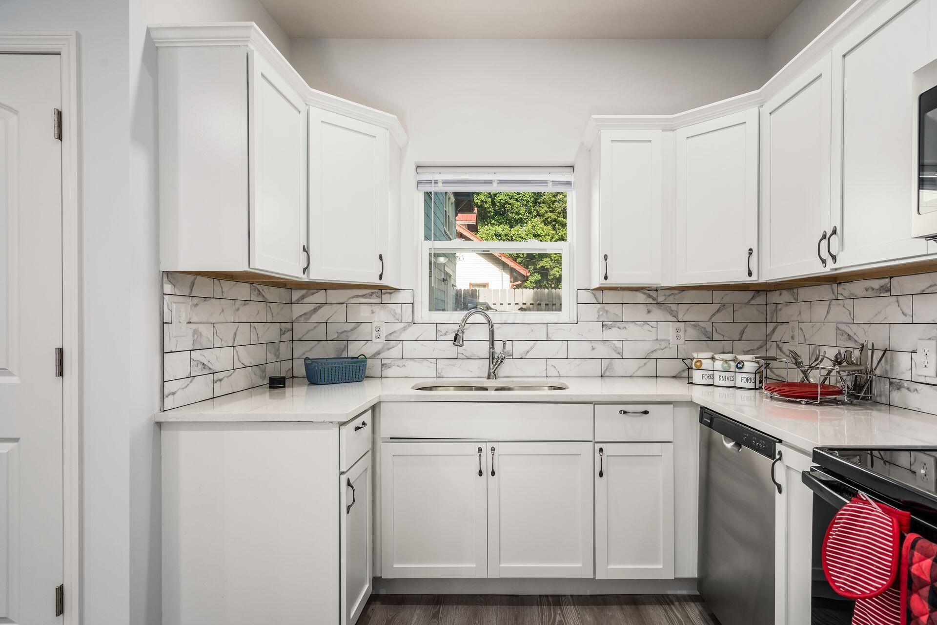 2285 Ridgeway Avenue Property Photo 11