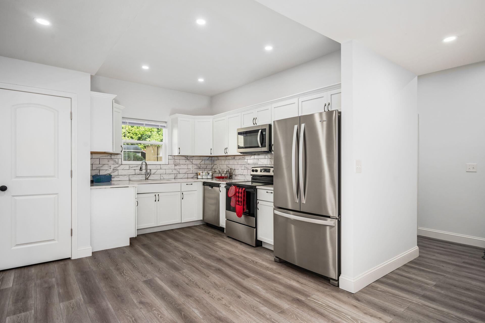 2285 Ridgeway Avenue Property Photo 17