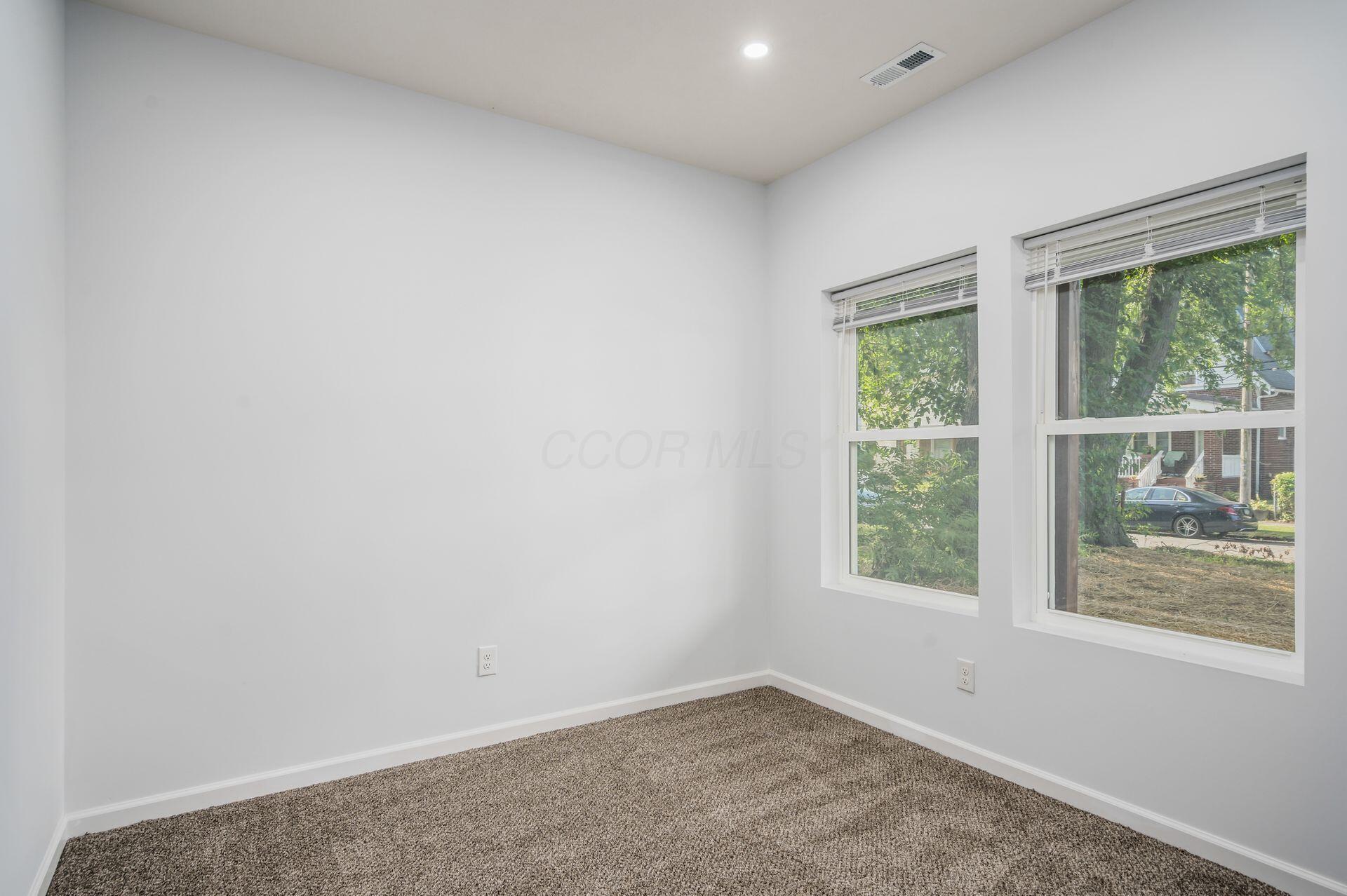 2285 Ridgeway Avenue Property Photo 27