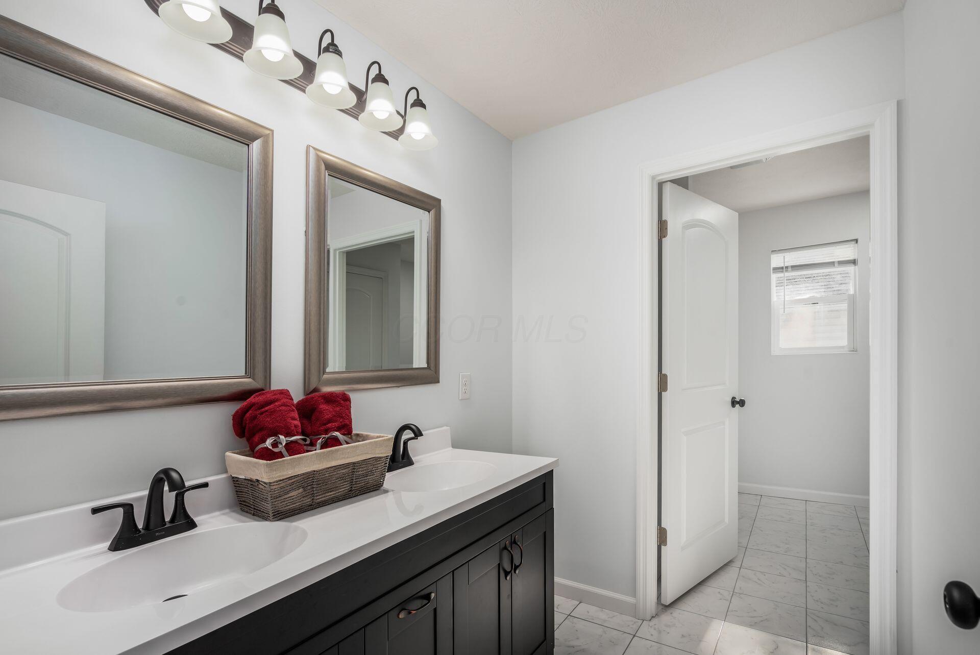 2285 Ridgeway Avenue Property Photo 37