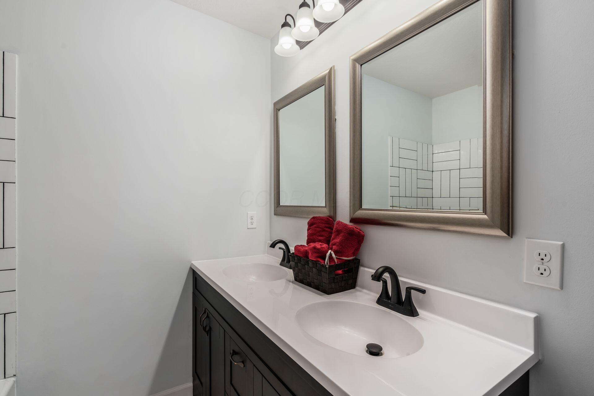 2285 Ridgeway Avenue Property Photo 45
