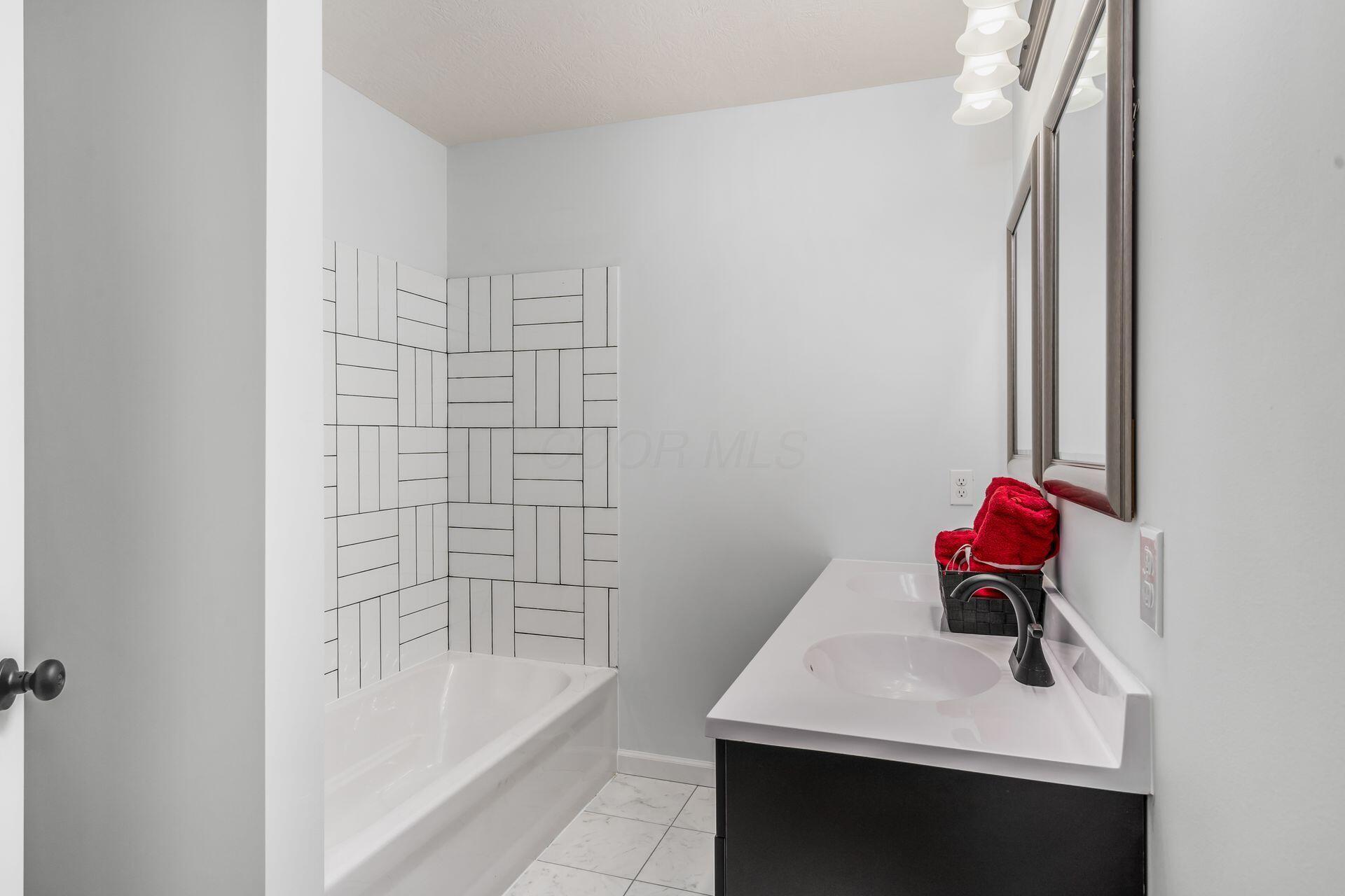 2285 Ridgeway Avenue Property Photo 46