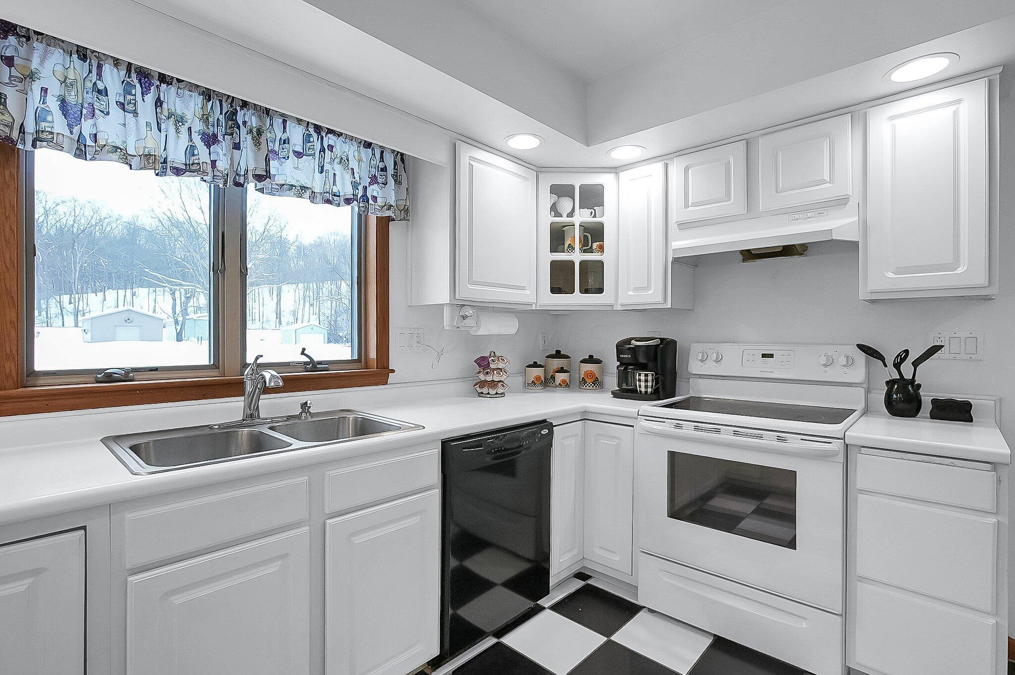 4791 Three Locks Road Property Photo 8