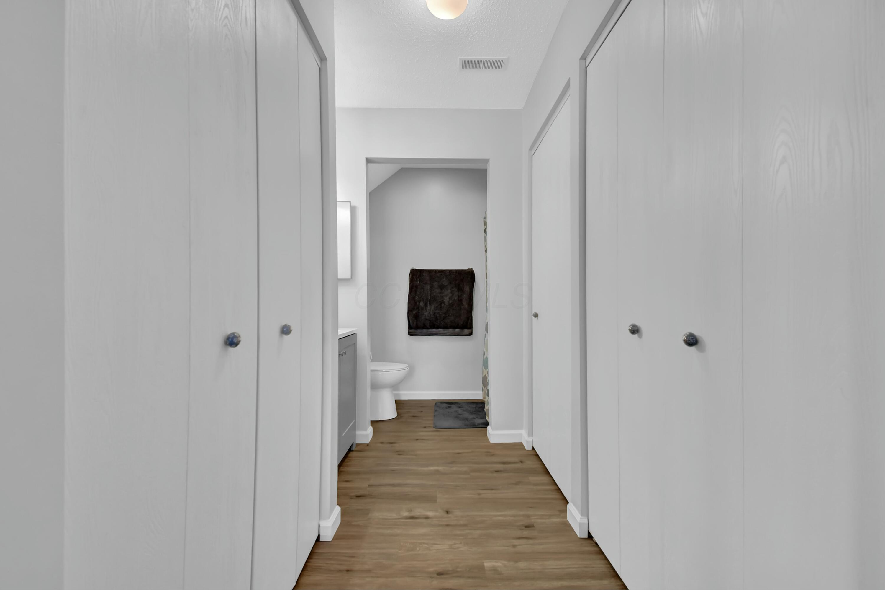 1007 Kingsbury Court Property Photo 16