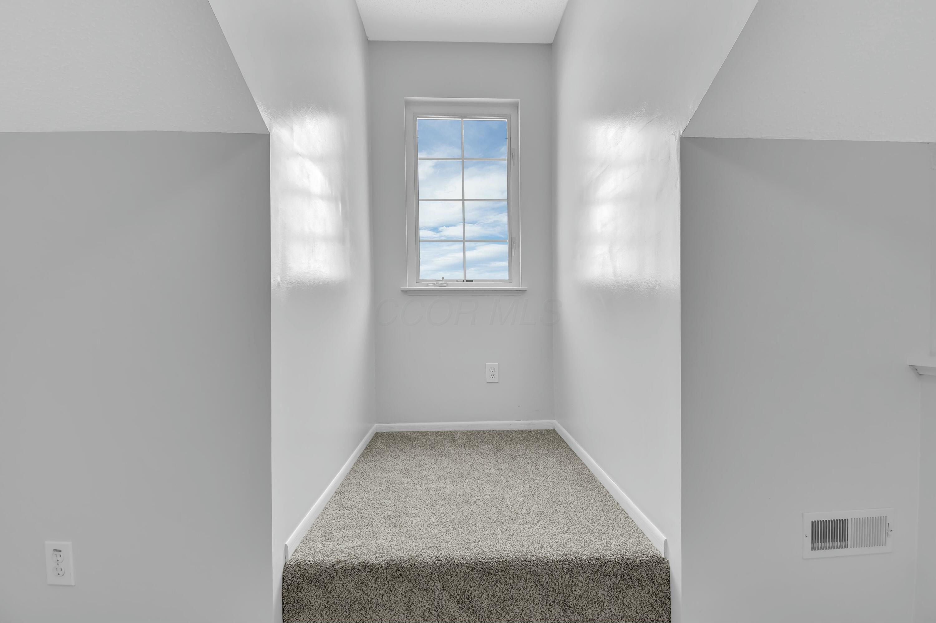 1007 Kingsbury Court Property Photo 21