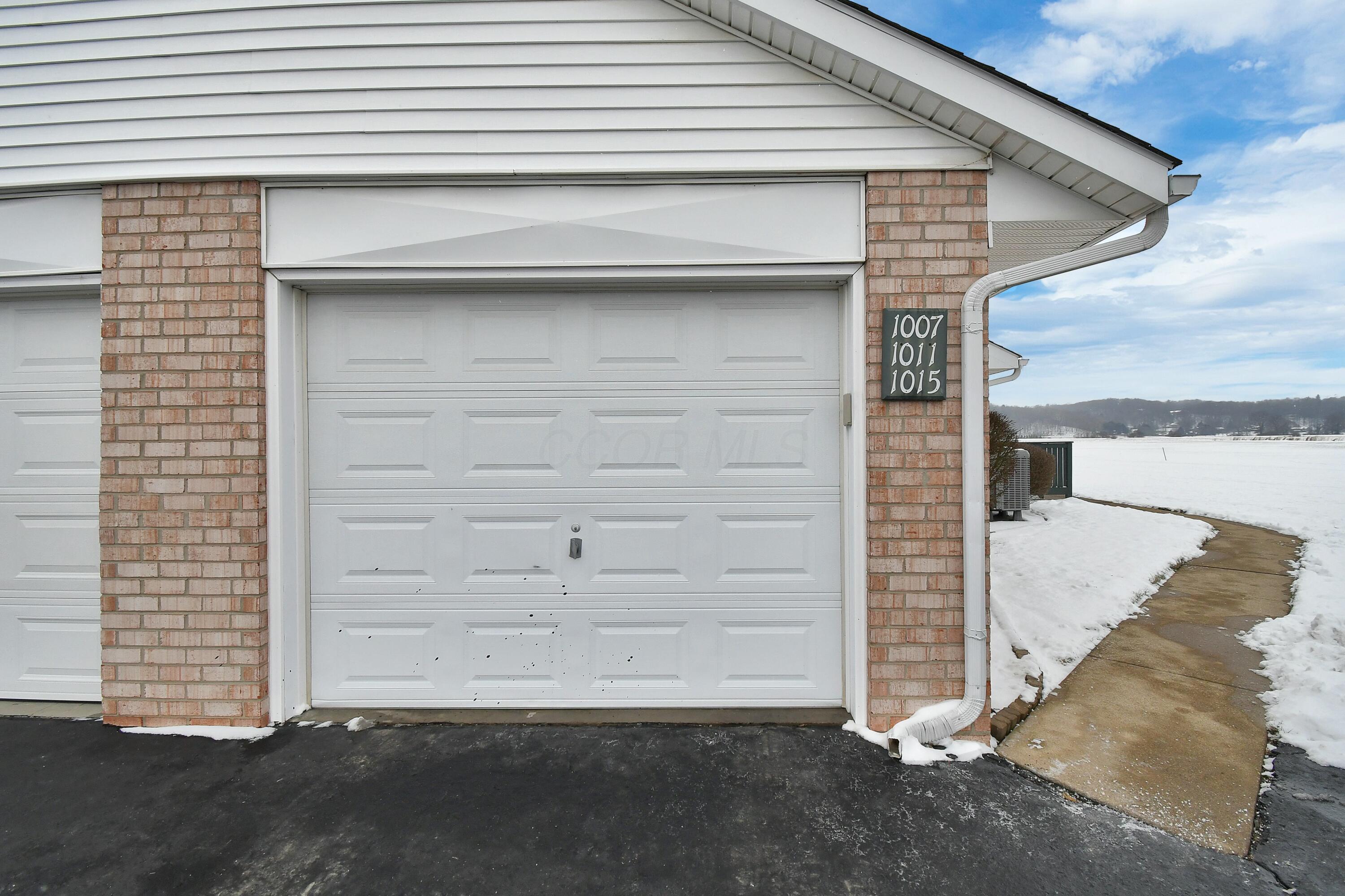1007 Kingsbury Court Property Photo 24