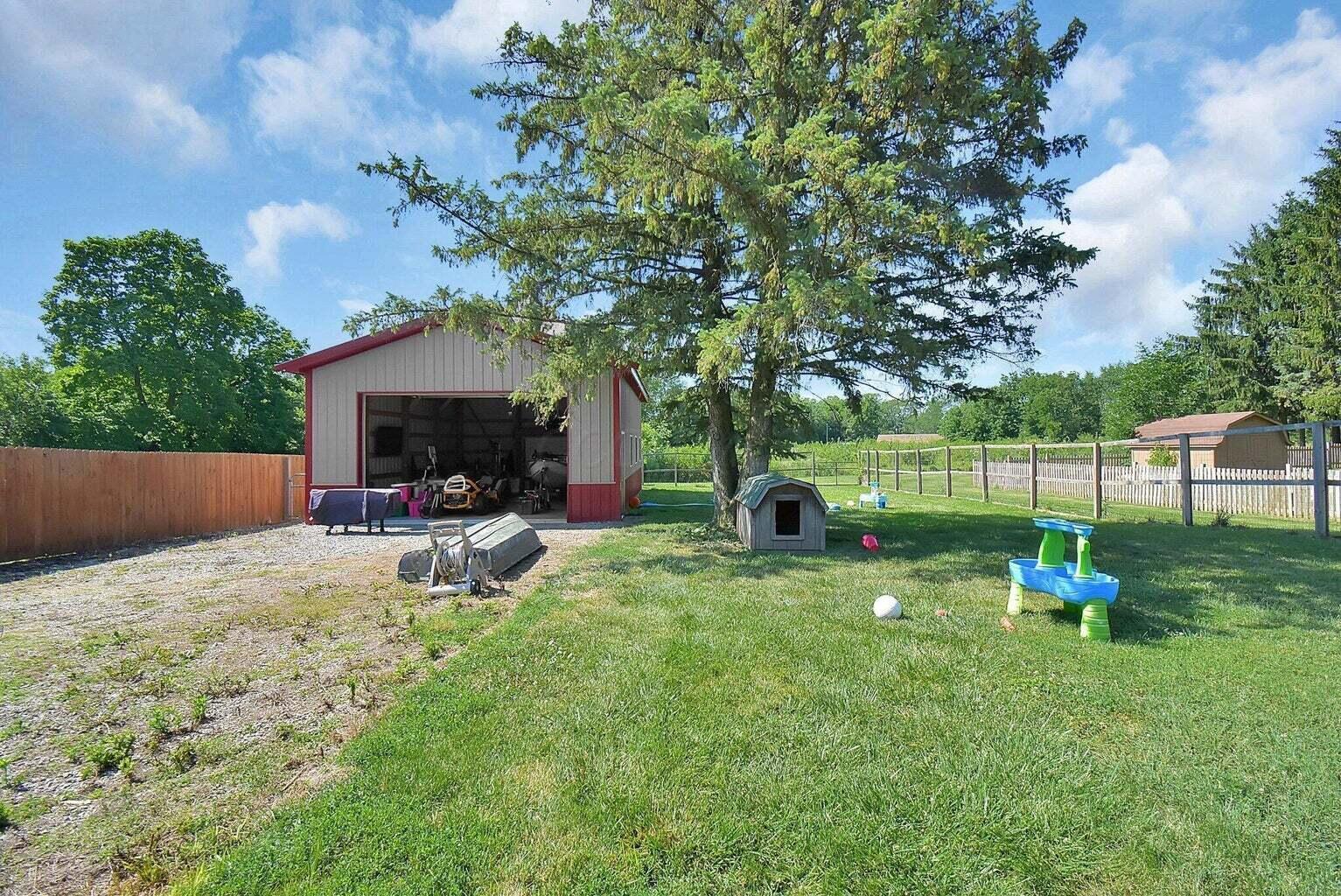 184 E Center Street Property Photo 3