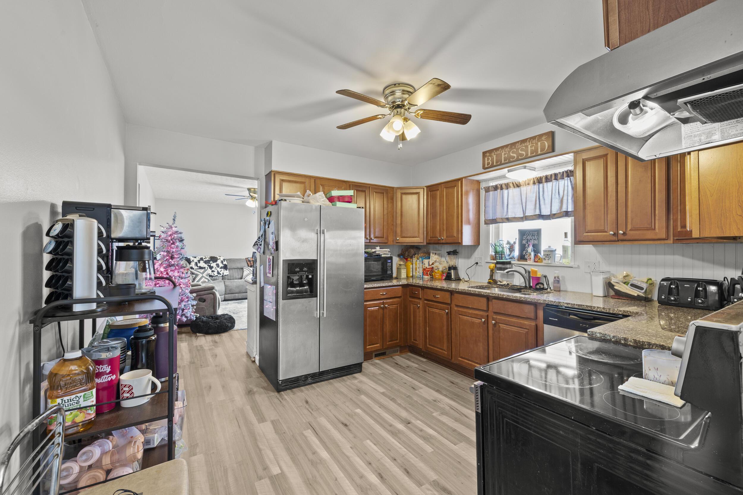 184 E Center Street Property Photo 8