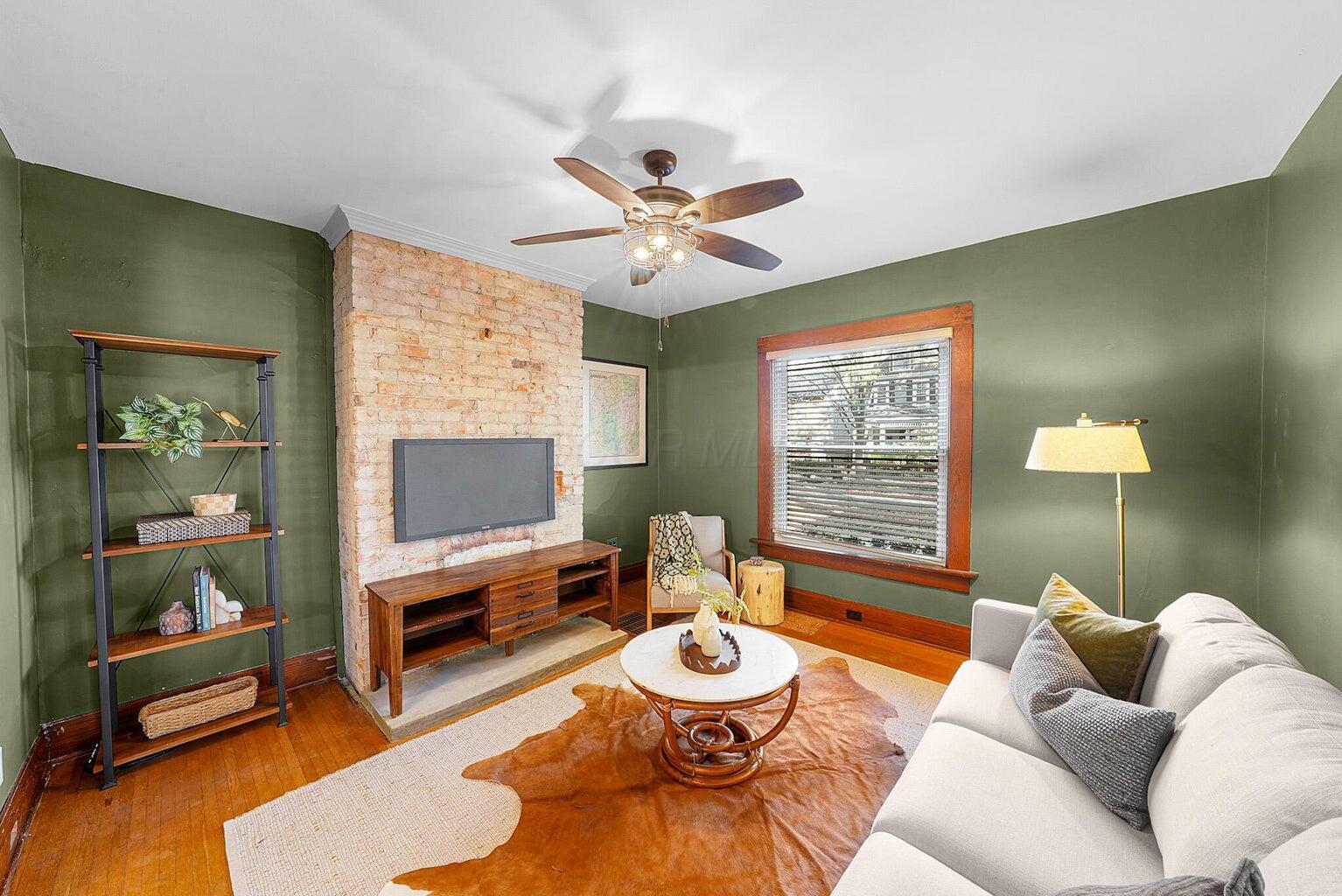 373 E Mithoff Street Property Photo 4