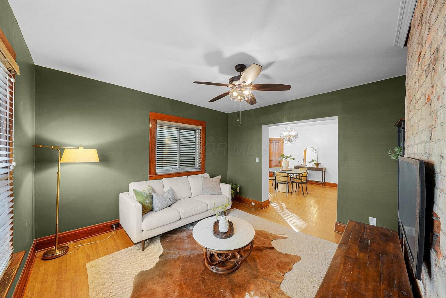 373 E Mithoff Street Property Photo 7
