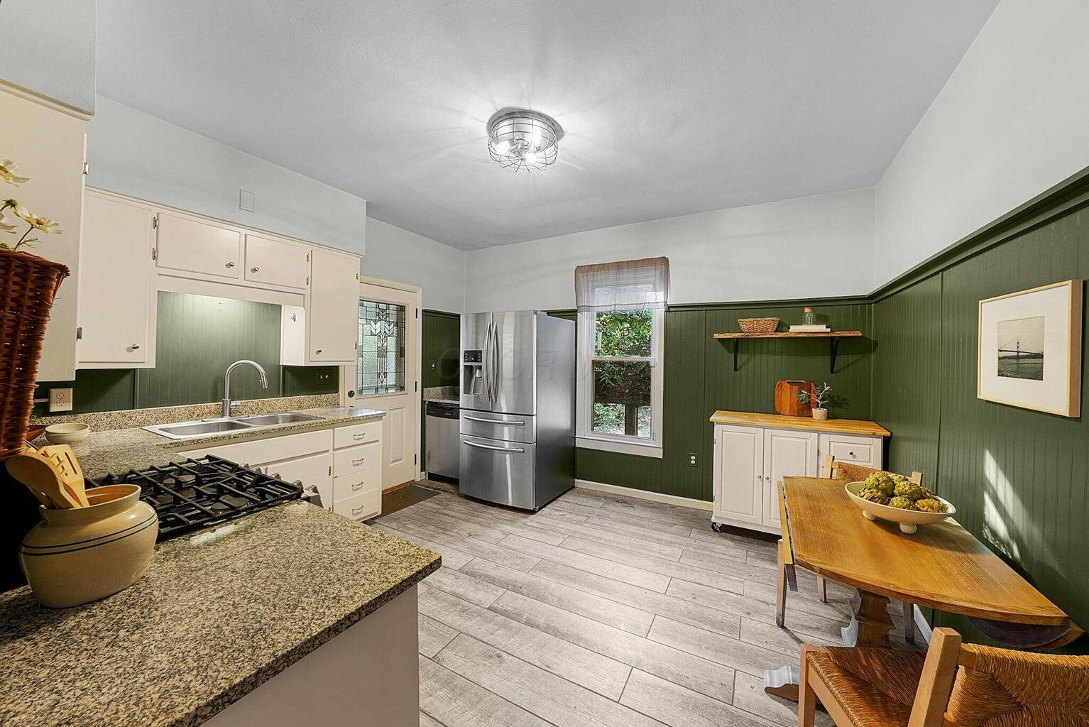 373 E Mithoff Street Property Photo 12
