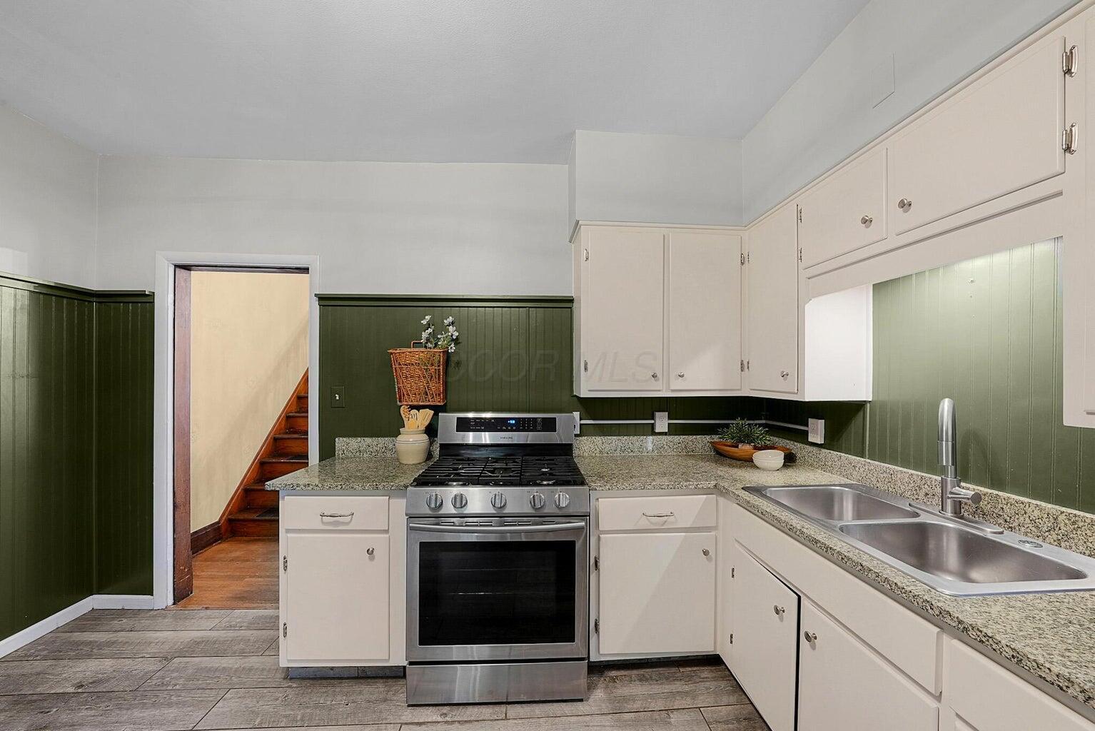 373 E Mithoff Street Property Photo 14