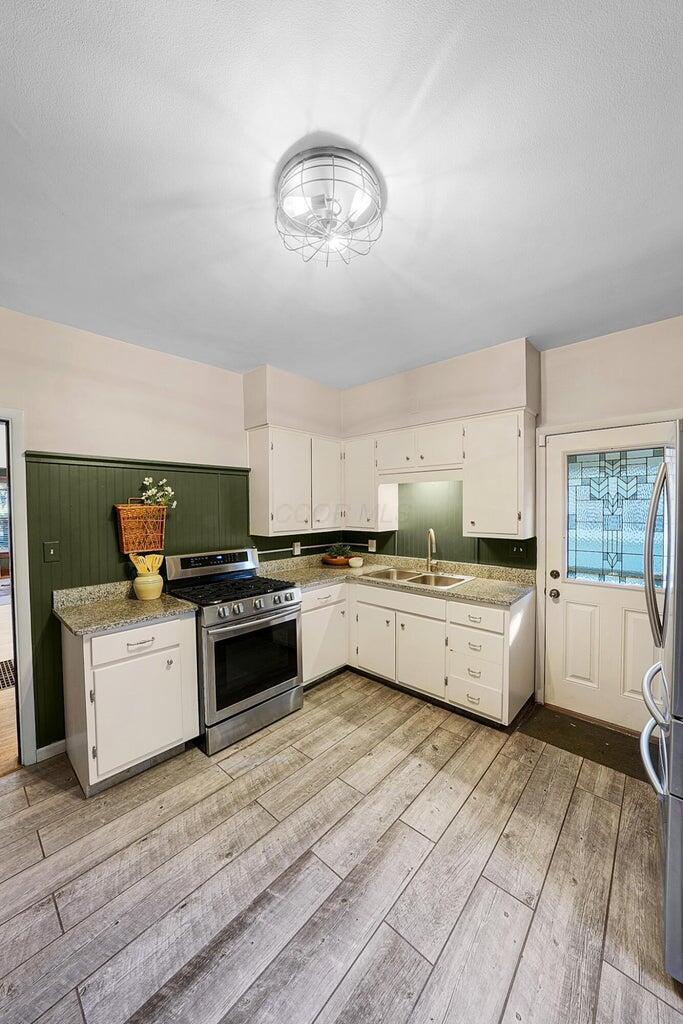 373 E Mithoff Street Property Photo 16