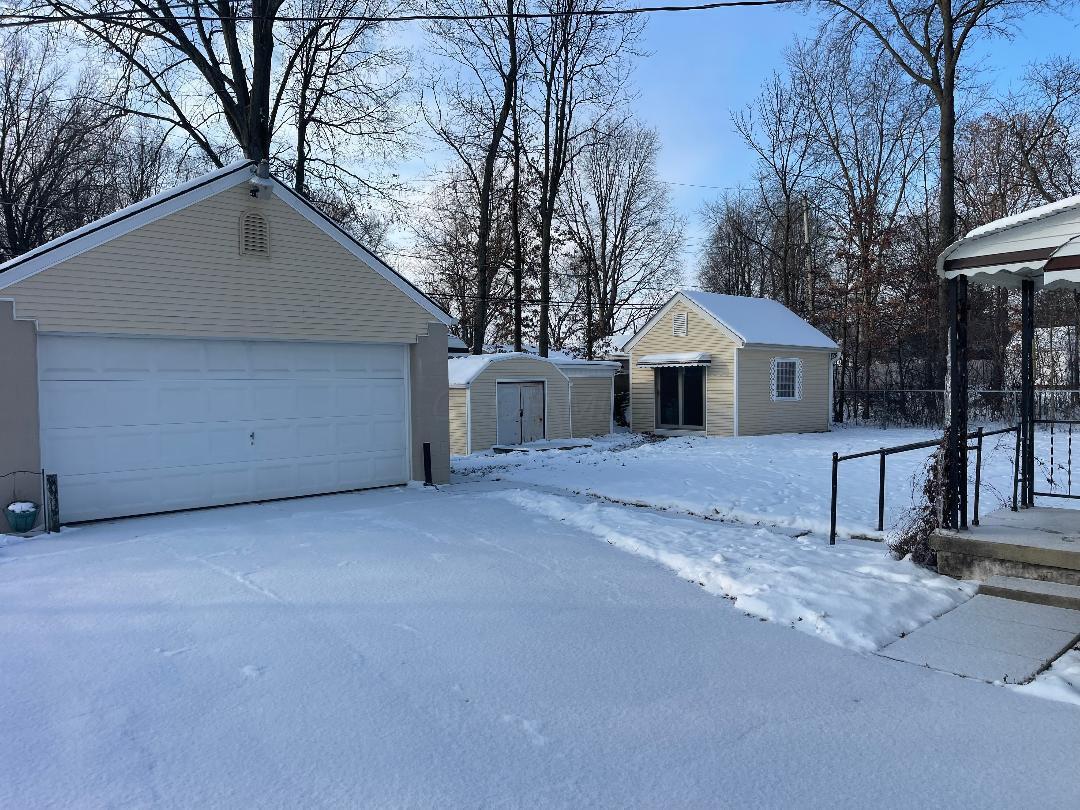 2559 Claridon Road Property Photo 6
