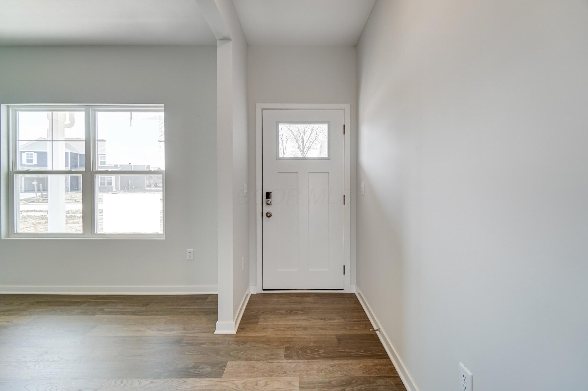 276 Sterndale Drive Property Photo 3
