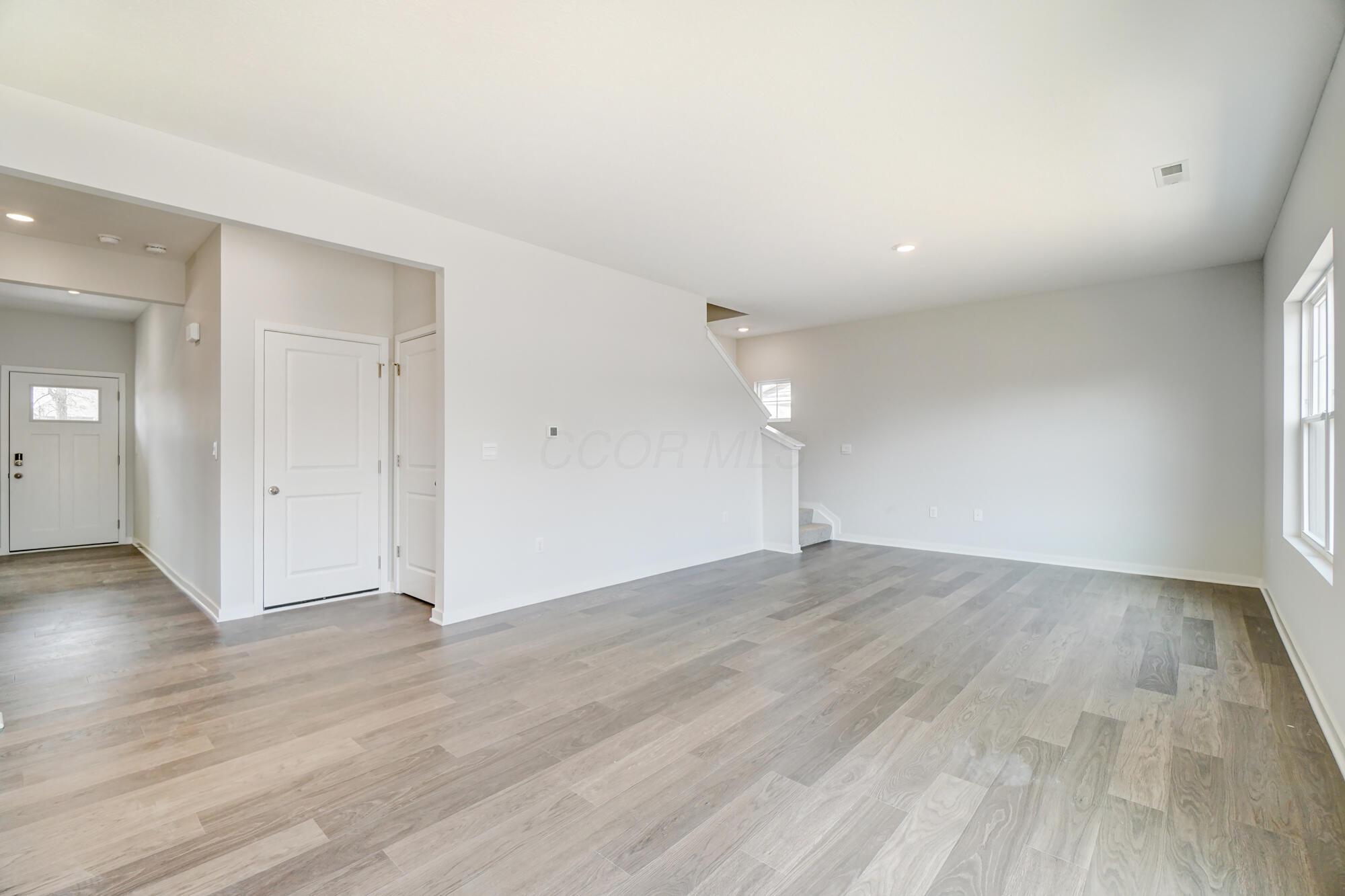 276 Sterndale Drive Property Photo 7