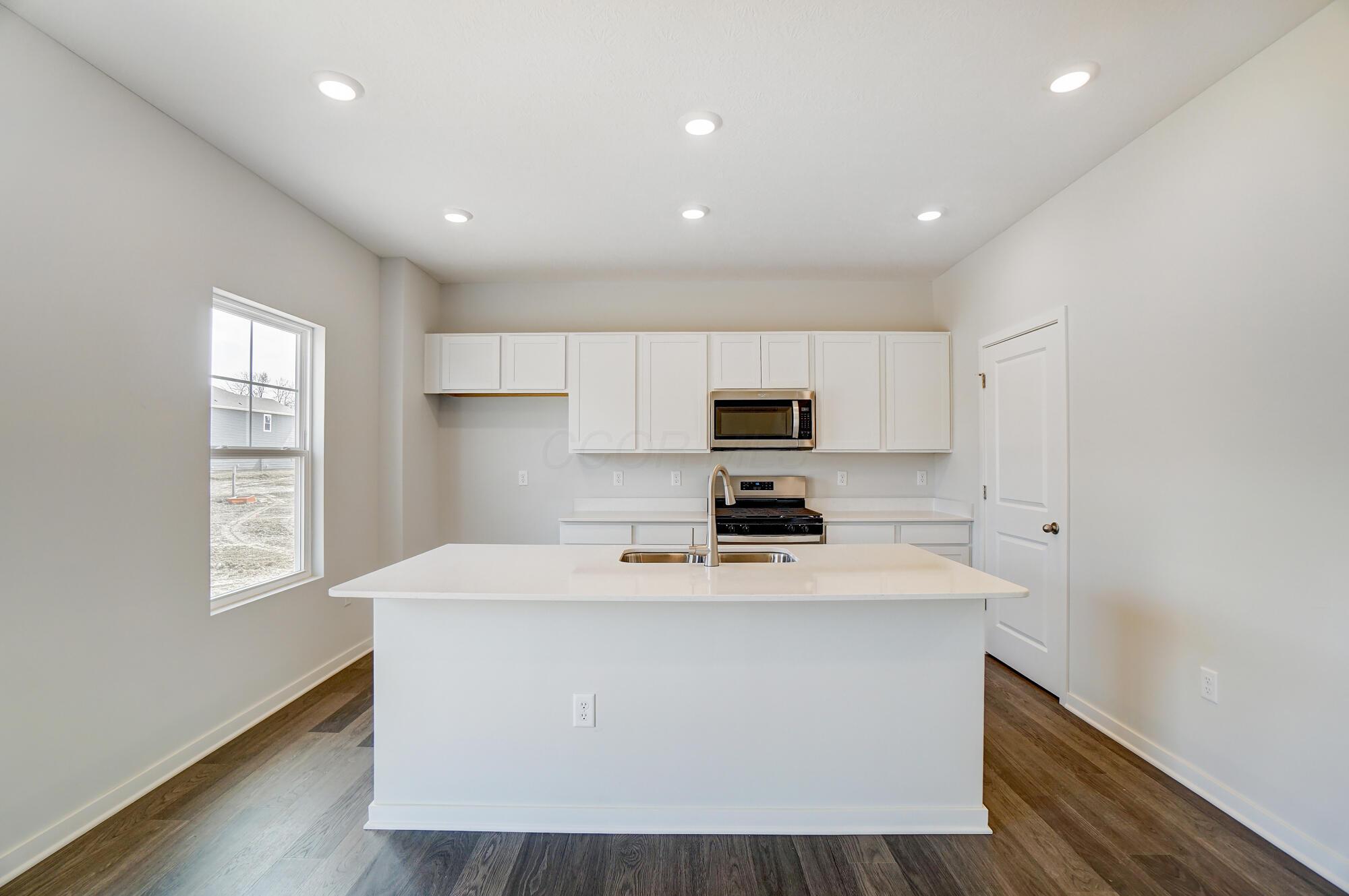 276 Sterndale Drive Property Photo 10