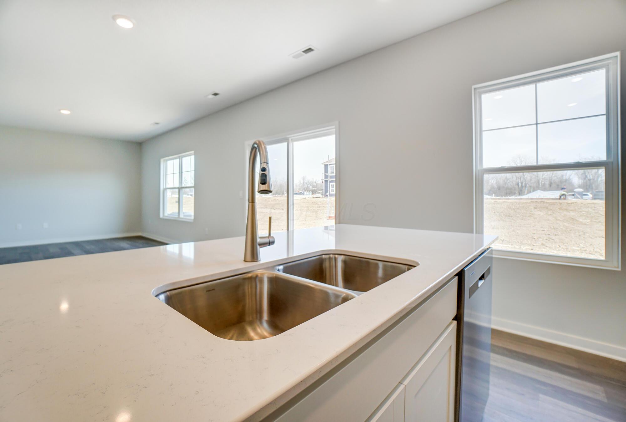 276 Sterndale Drive Property Photo 14