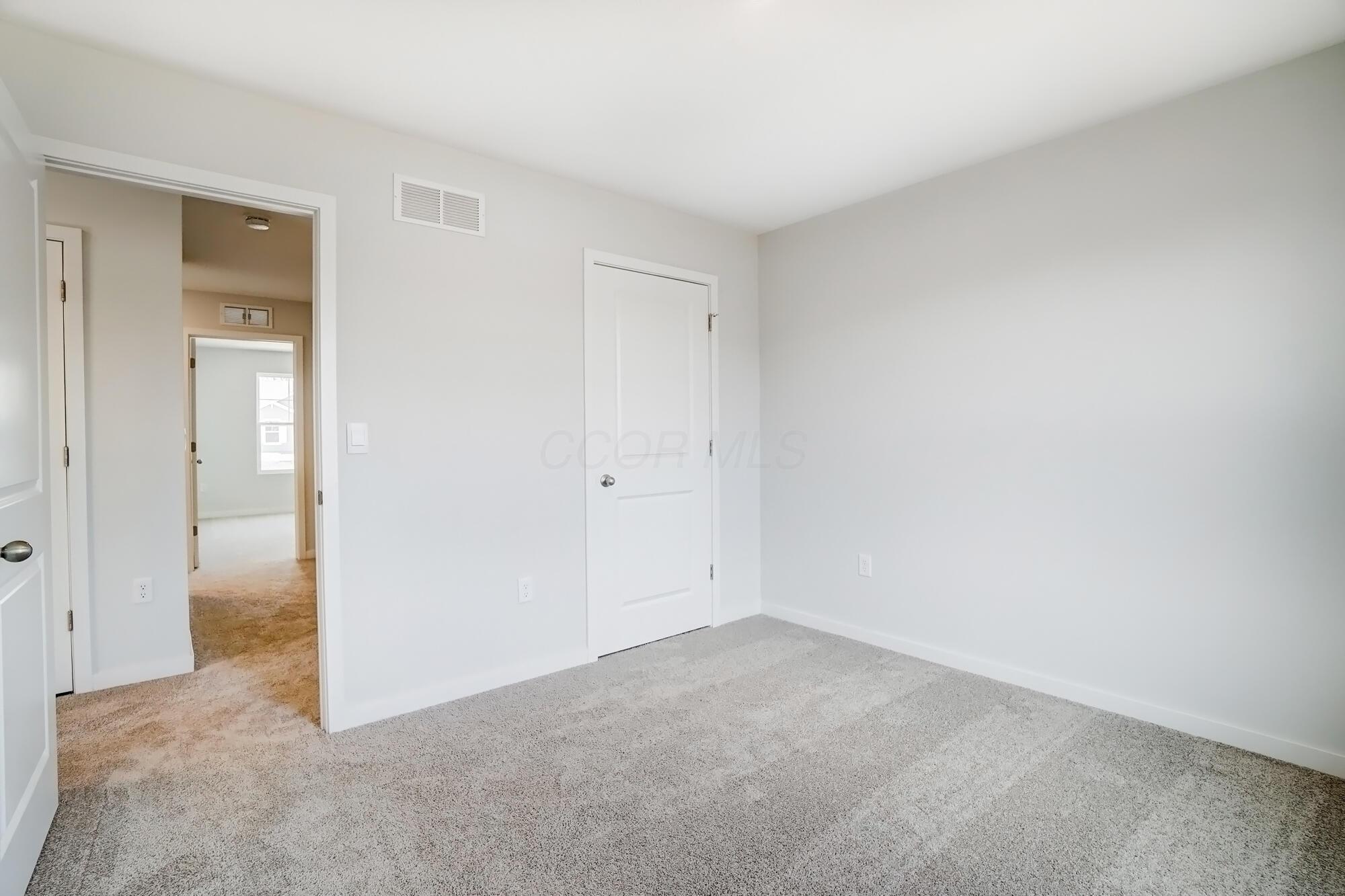 276 Sterndale Drive Property Photo 26
