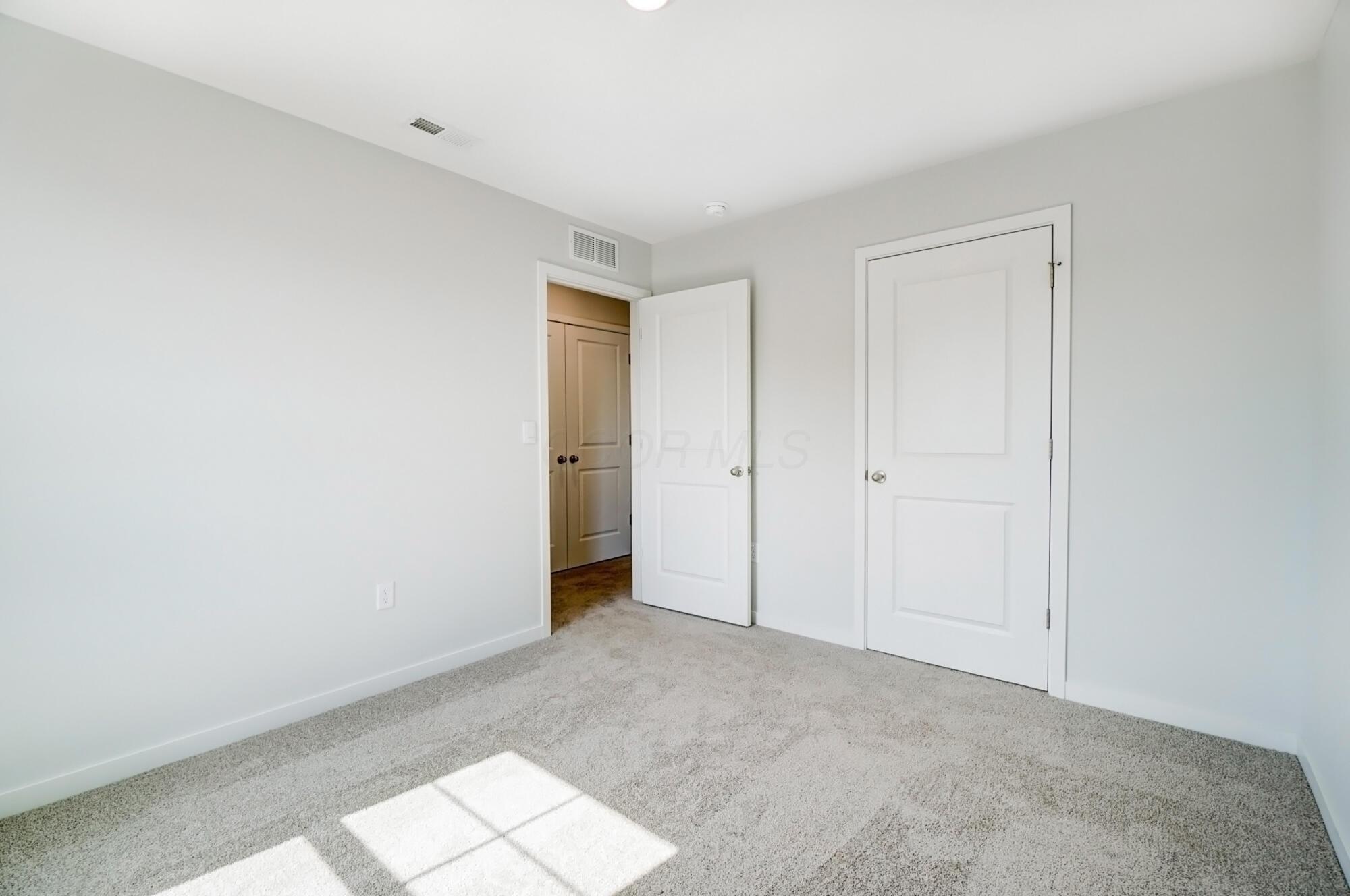 276 Sterndale Drive Property Photo 28