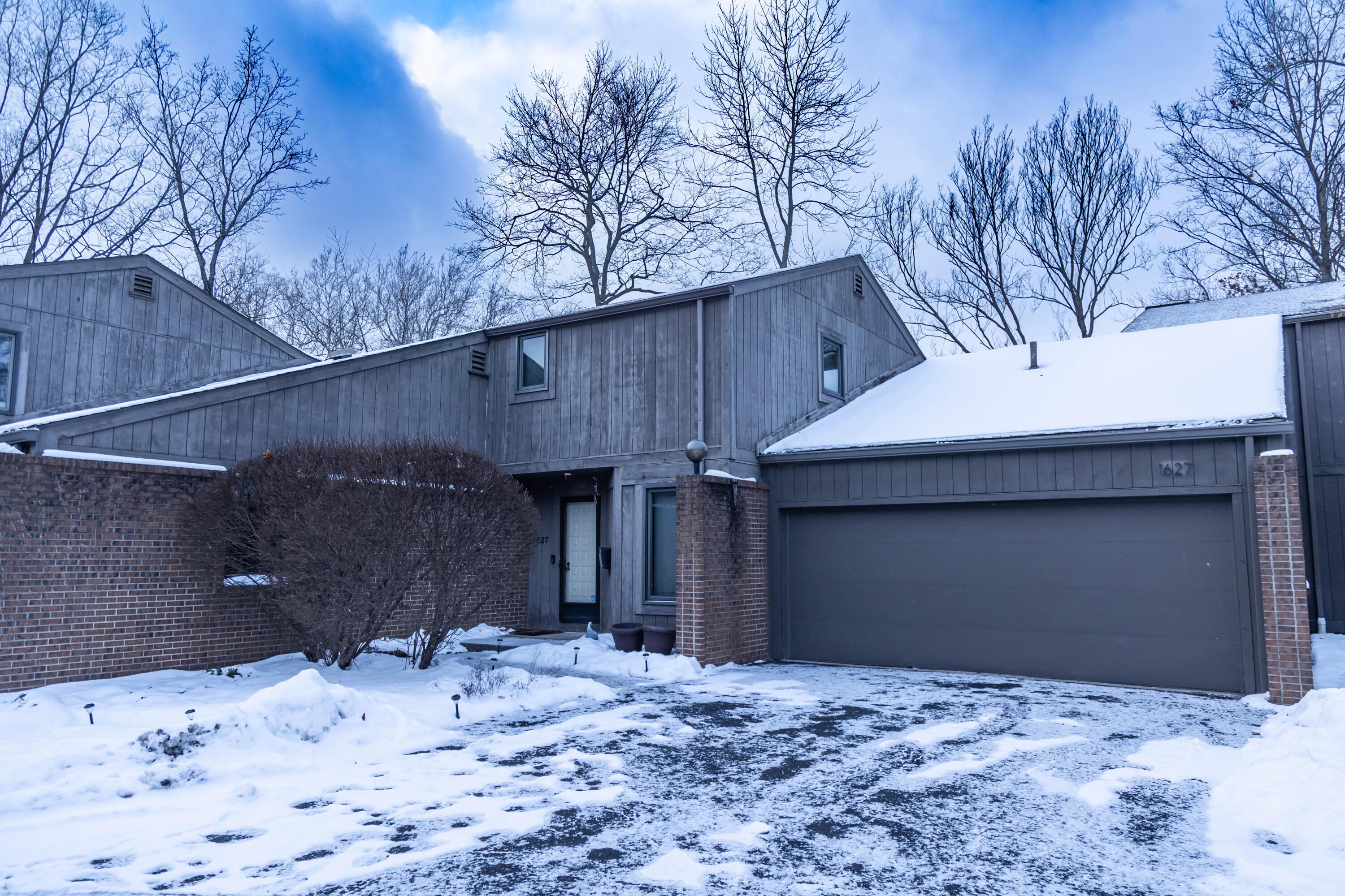 1627 Coppertree Lane Property Image