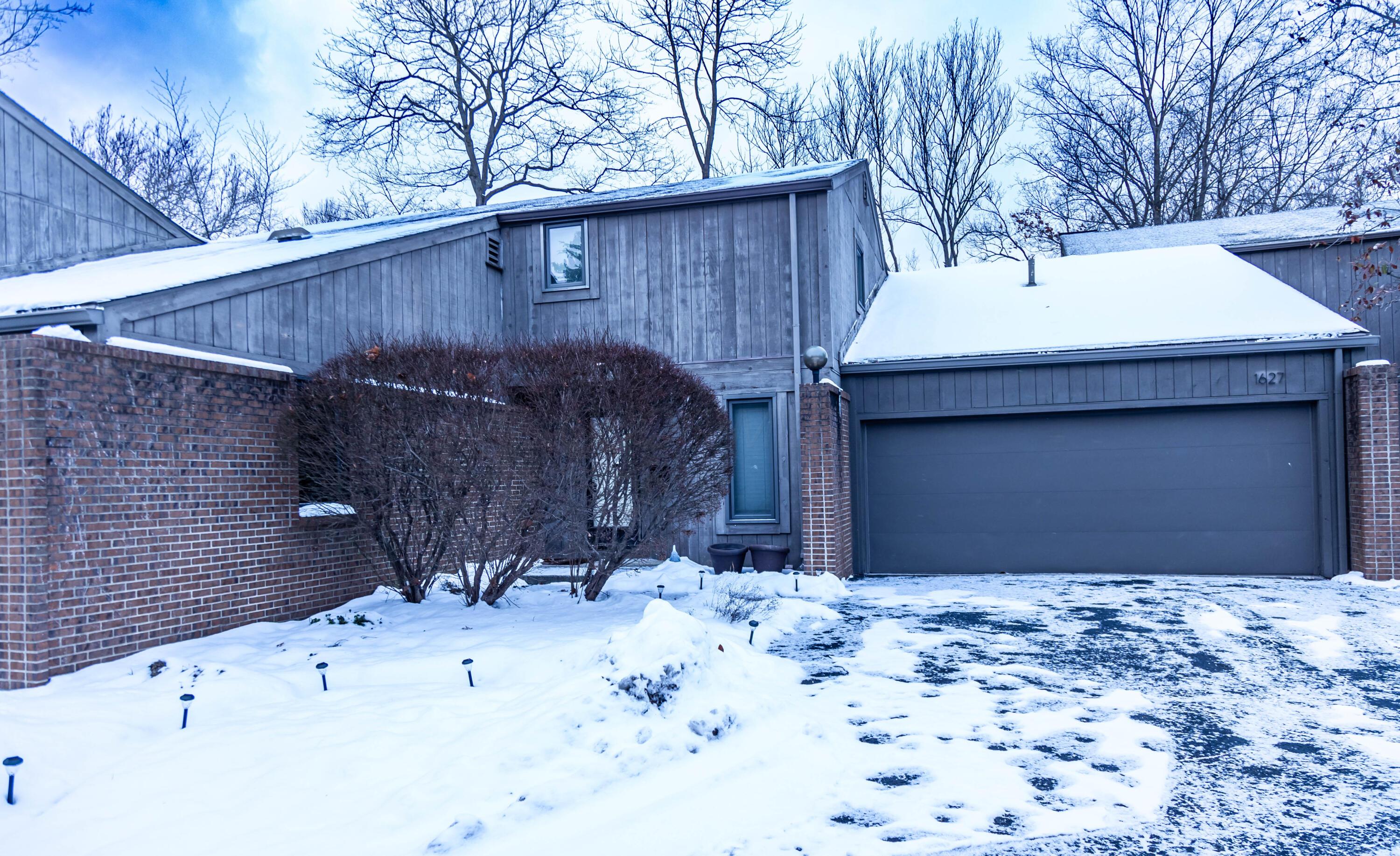 1627 Coppertree Lane Property Photo 2