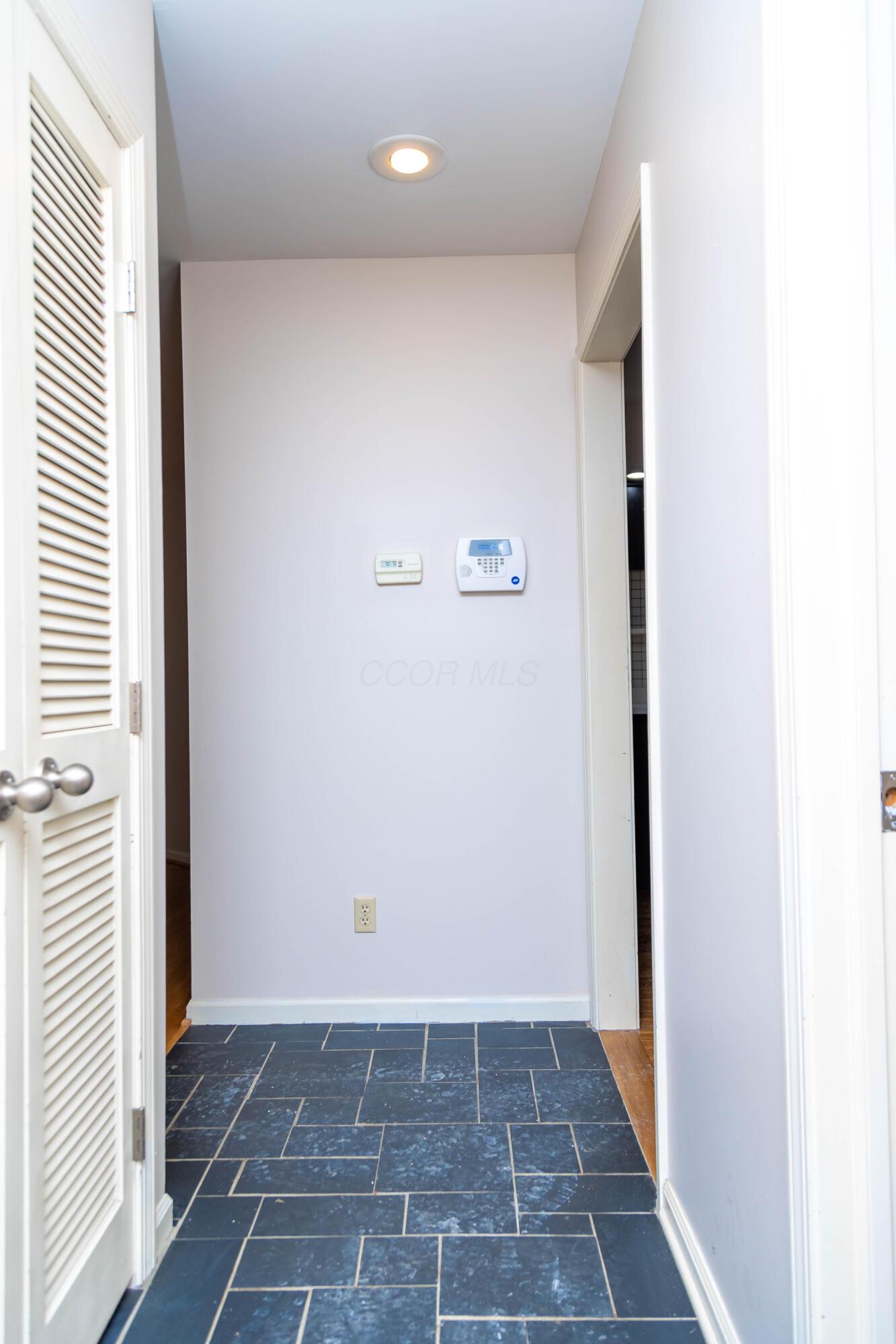 1627 Coppertree Lane Property Photo 4