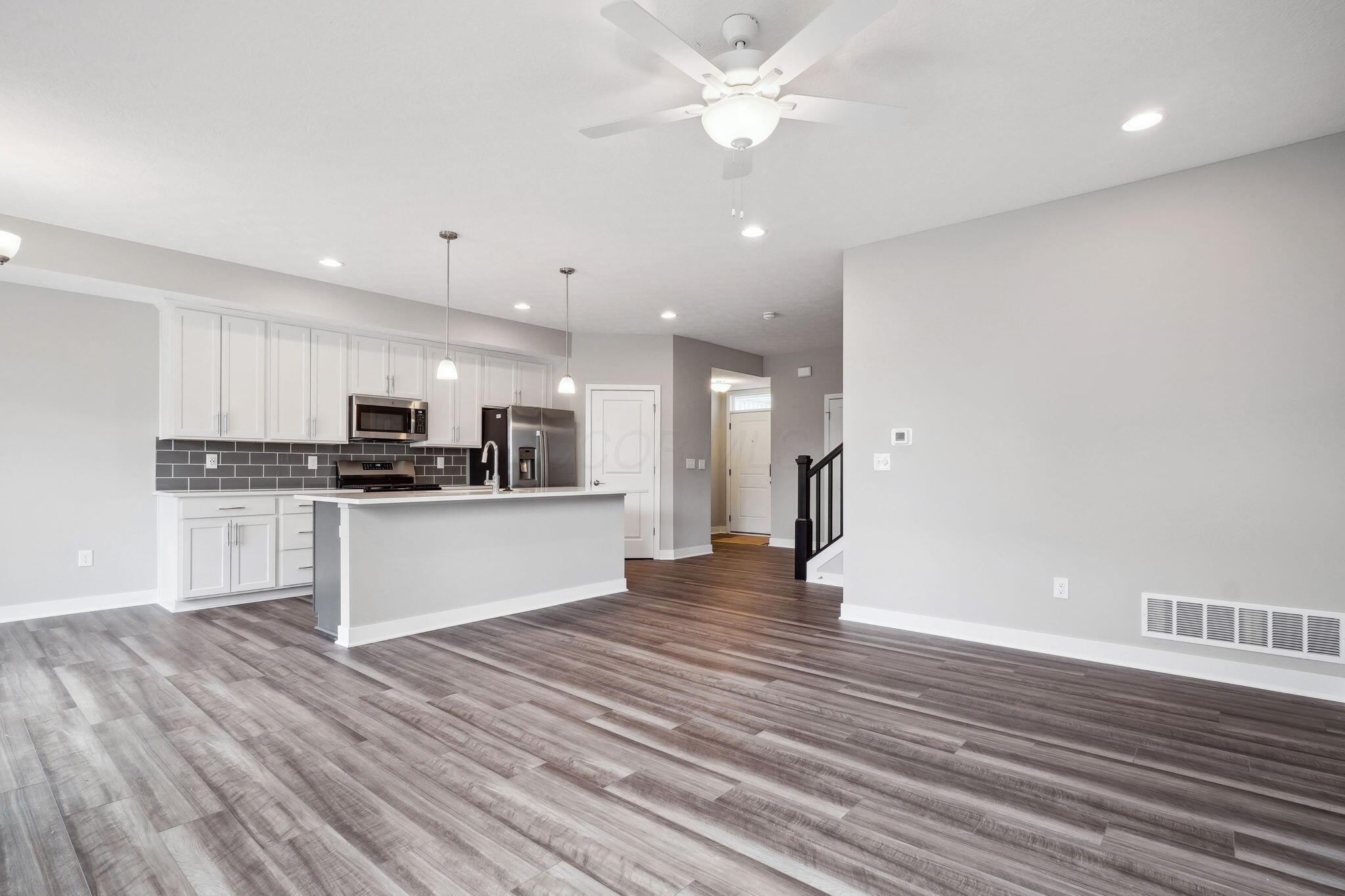 6351 Azile Way Property Photo 8