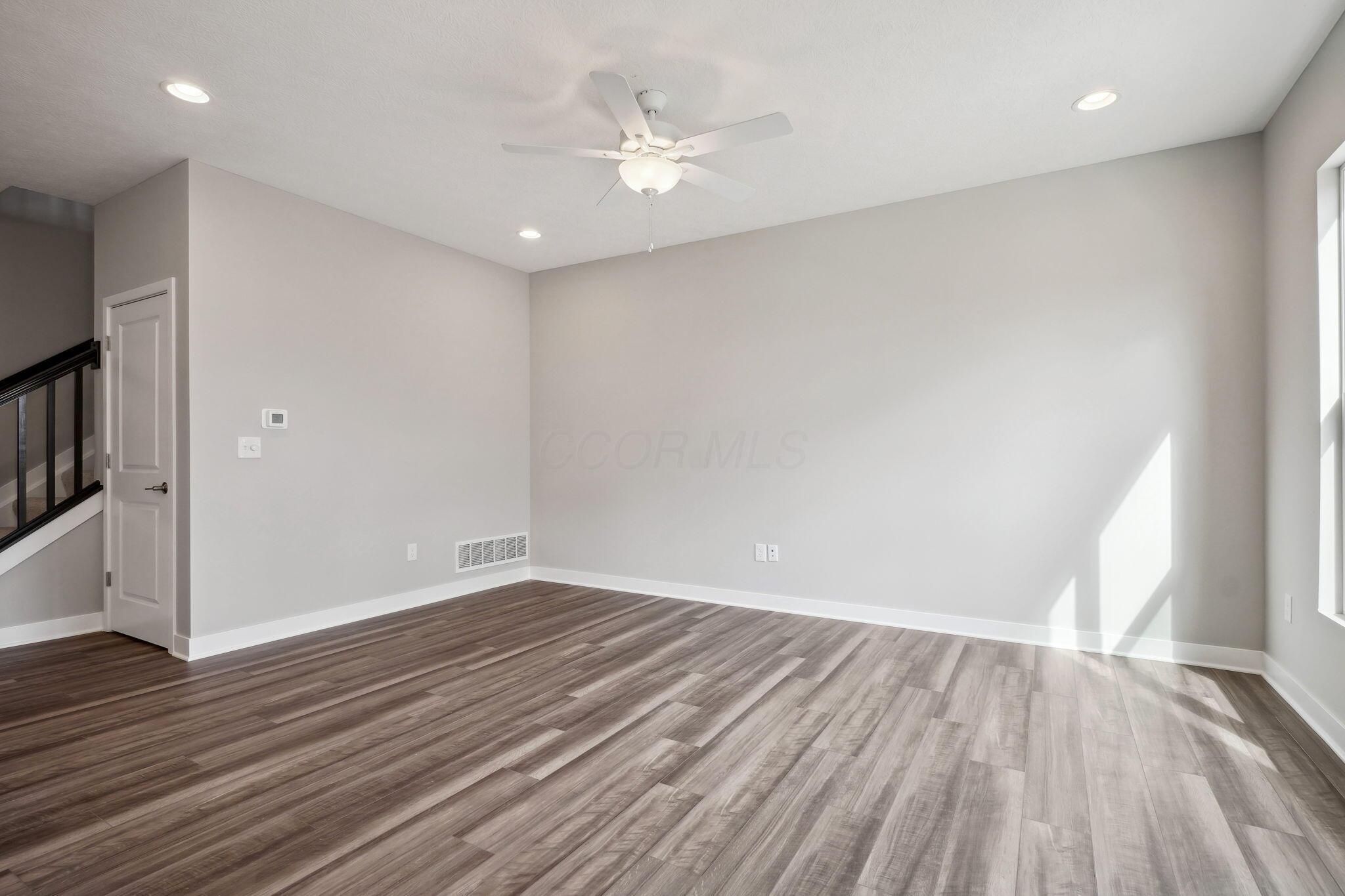 6351 Azile Way Property Photo 9