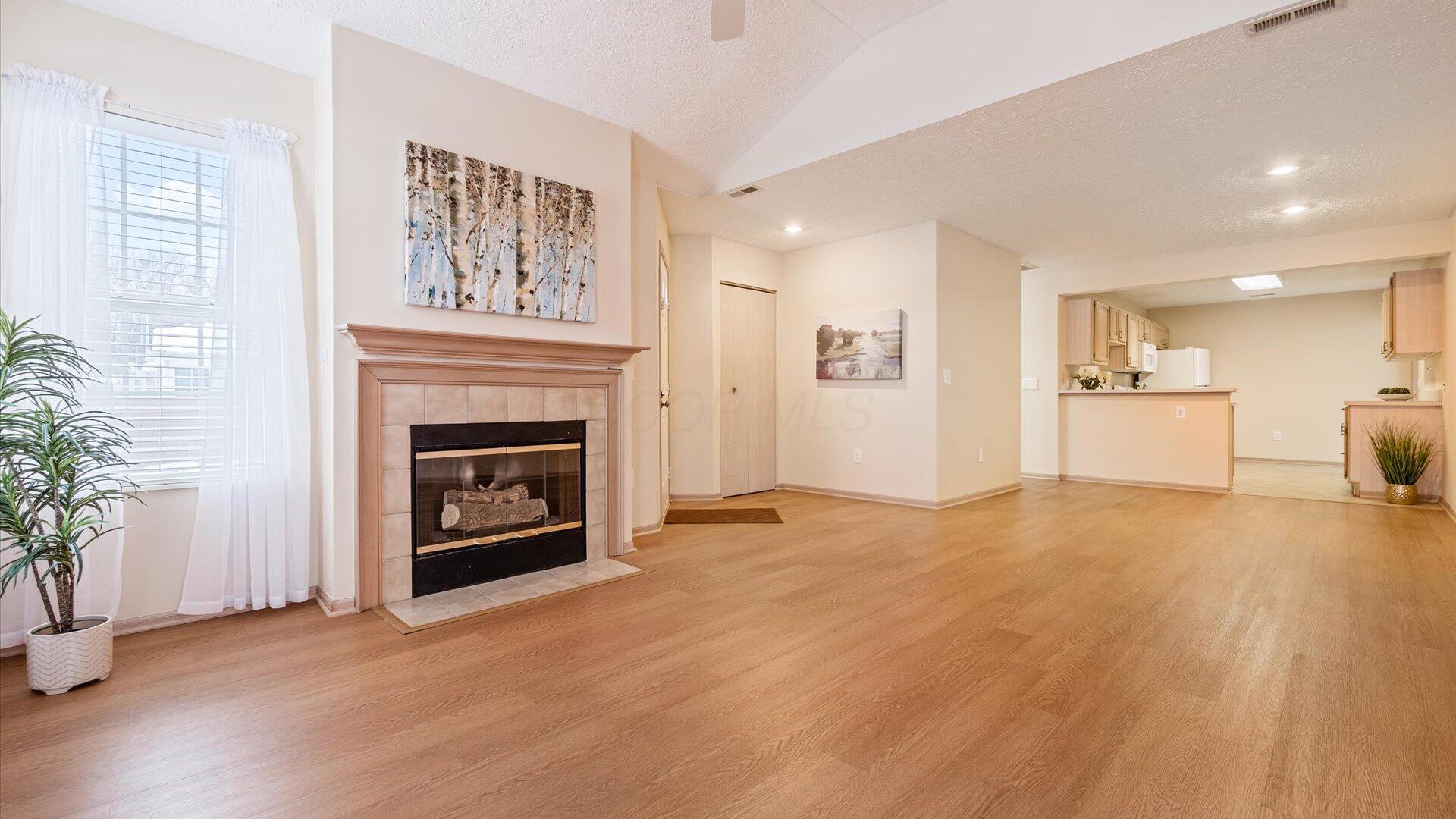 746 Windward Lane Property Photo 4