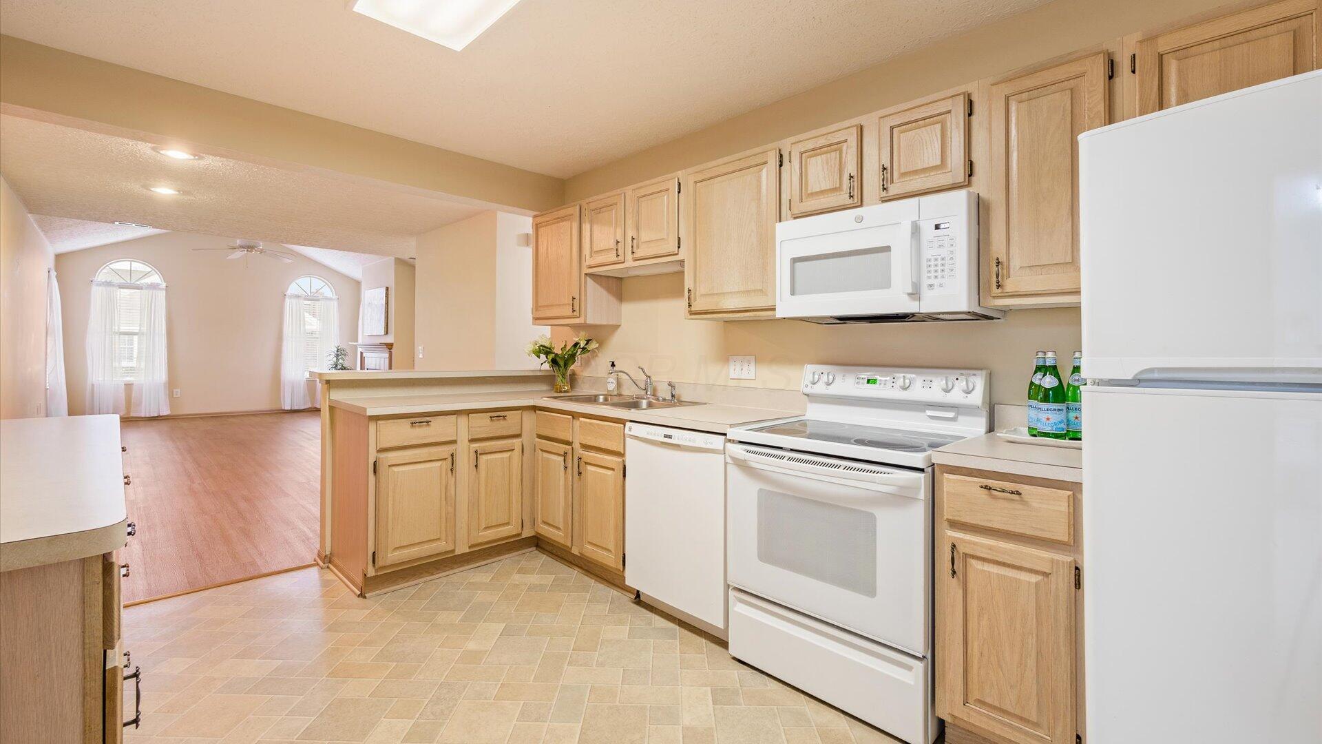 746 Windward Lane Property Photo 12