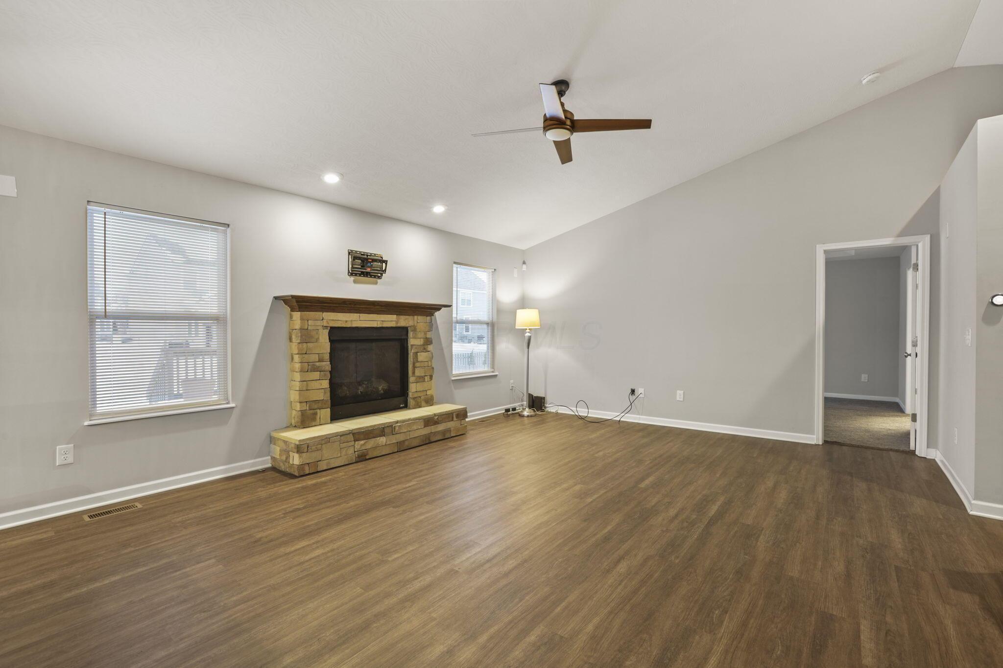 709 Salisbury Street Property Photo 4