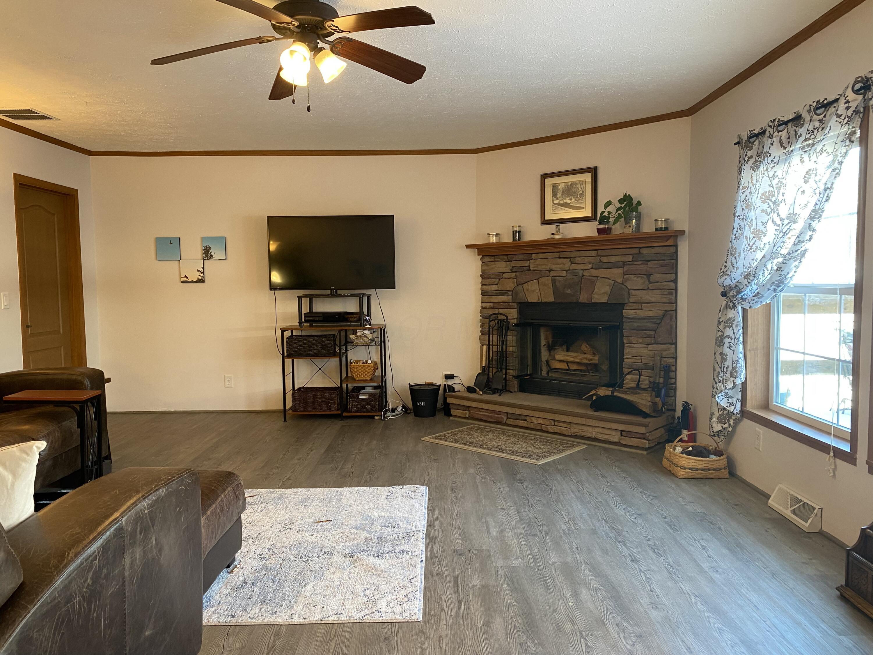 8408 Salem Road Property Photo 6