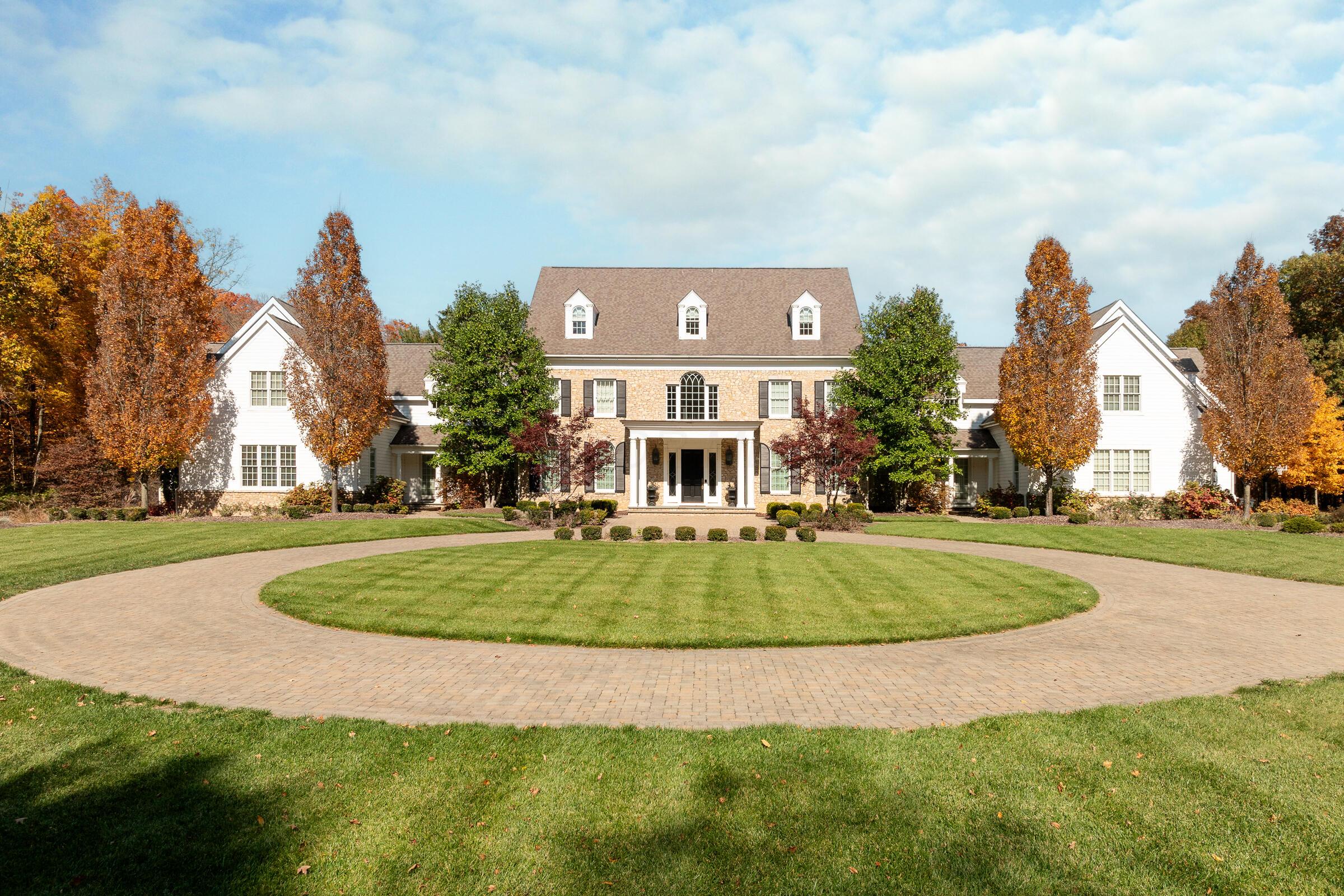 780 Home Road Property Photo 1
