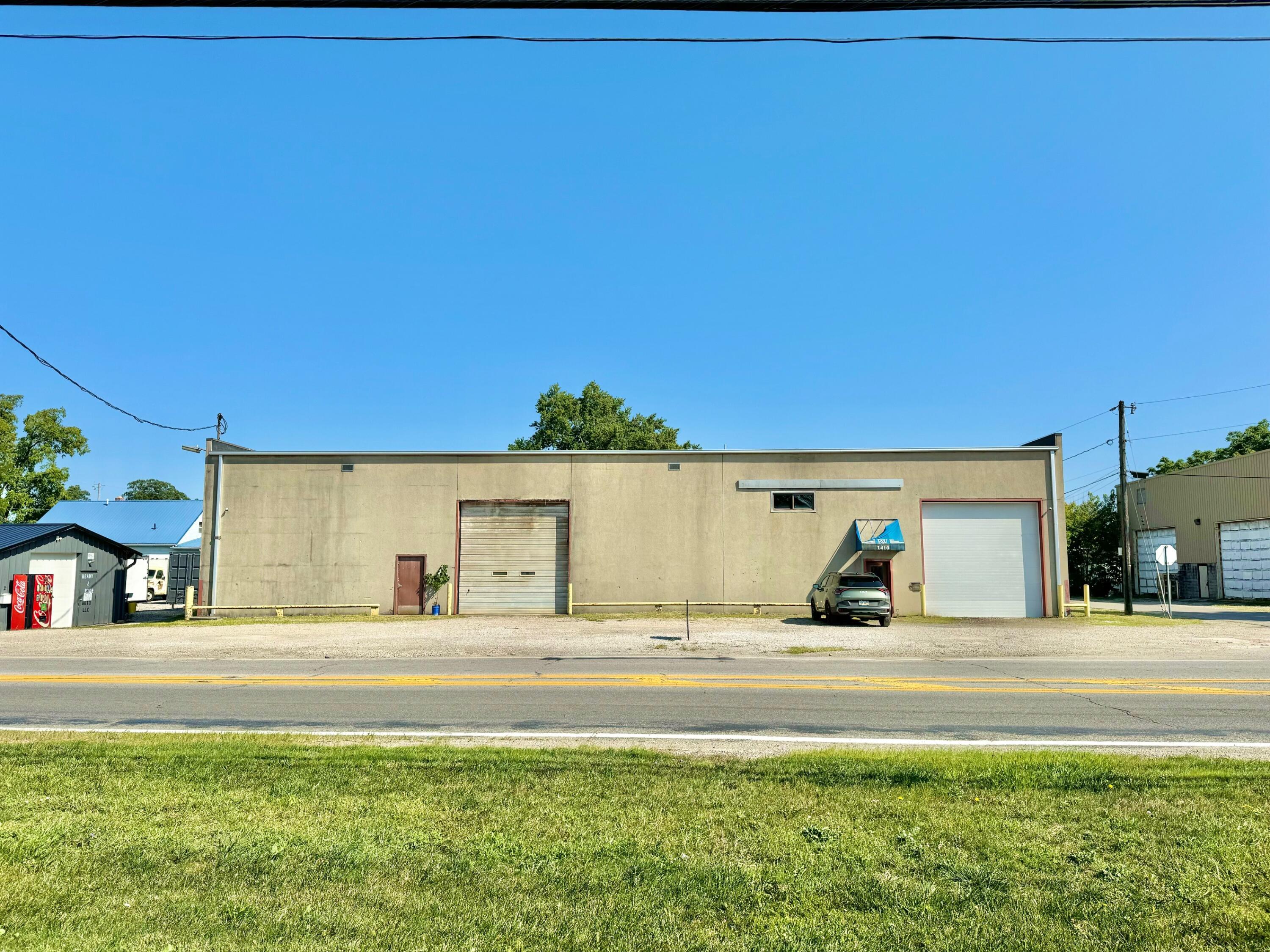 1410 Harding Highway E Property Photo 2