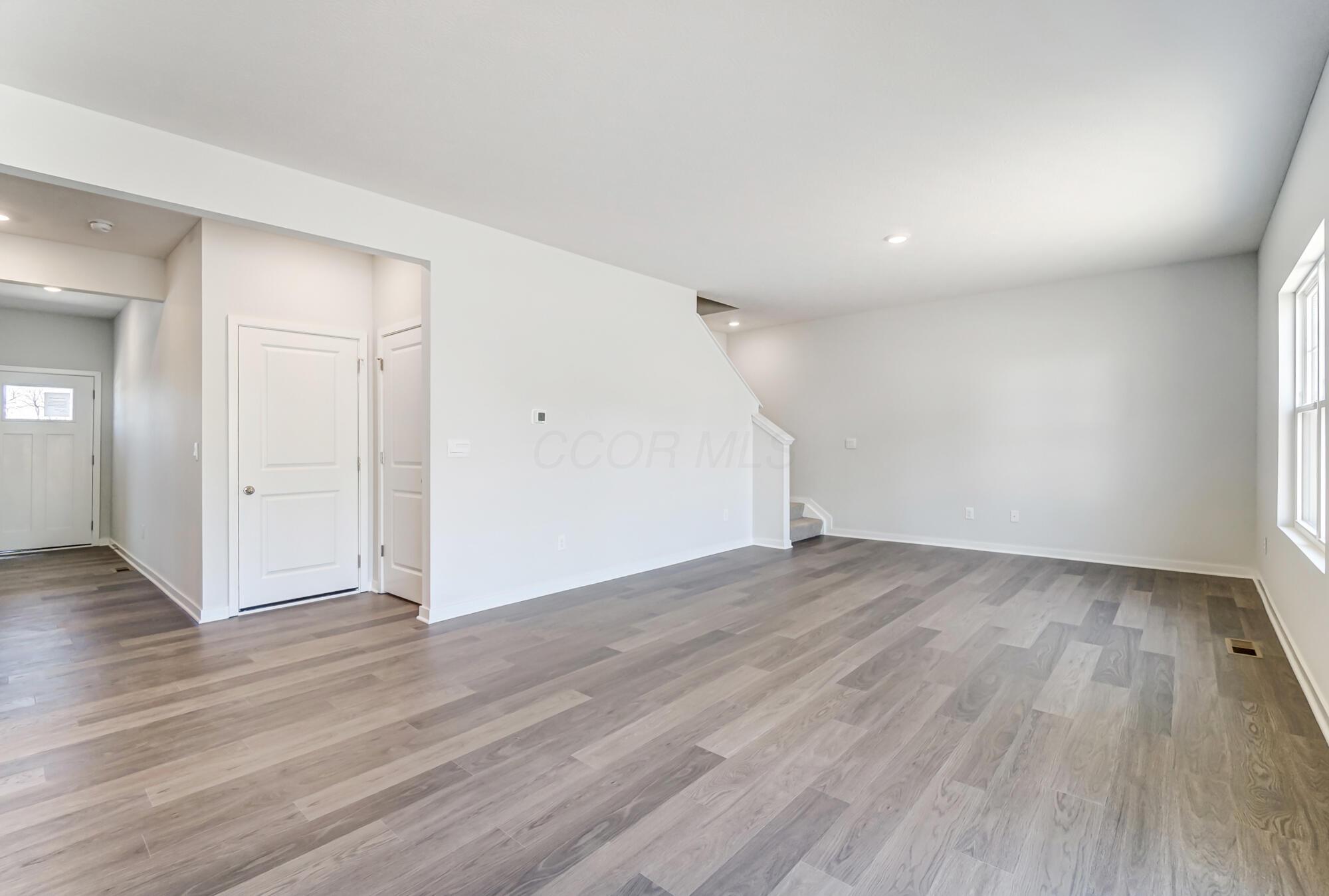 160 Oak Valley Court Property Photo 8