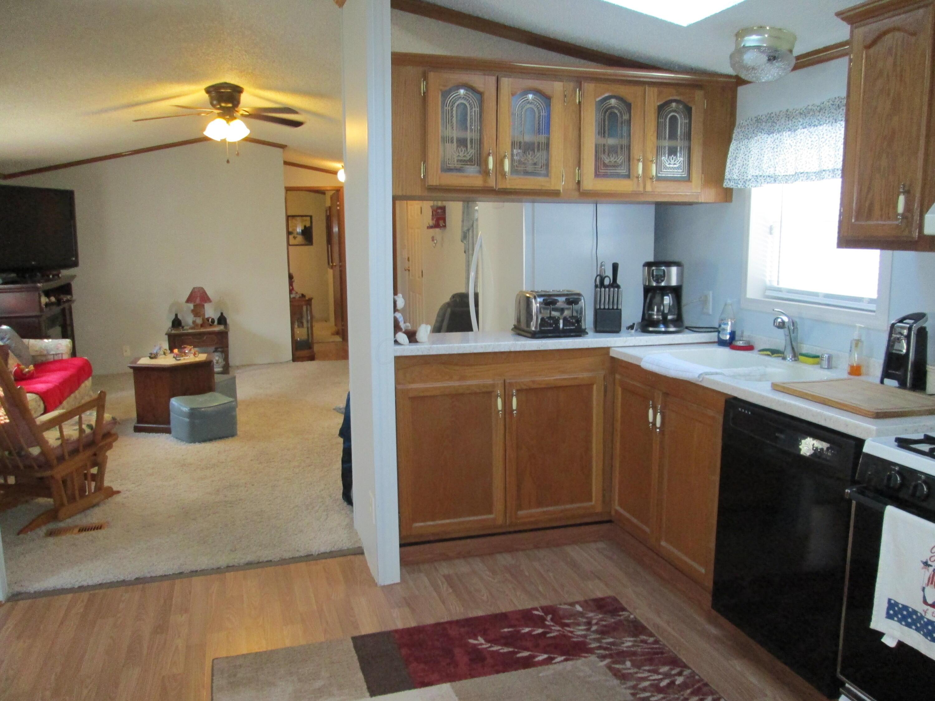 276 Robin Lane Property Photo 3