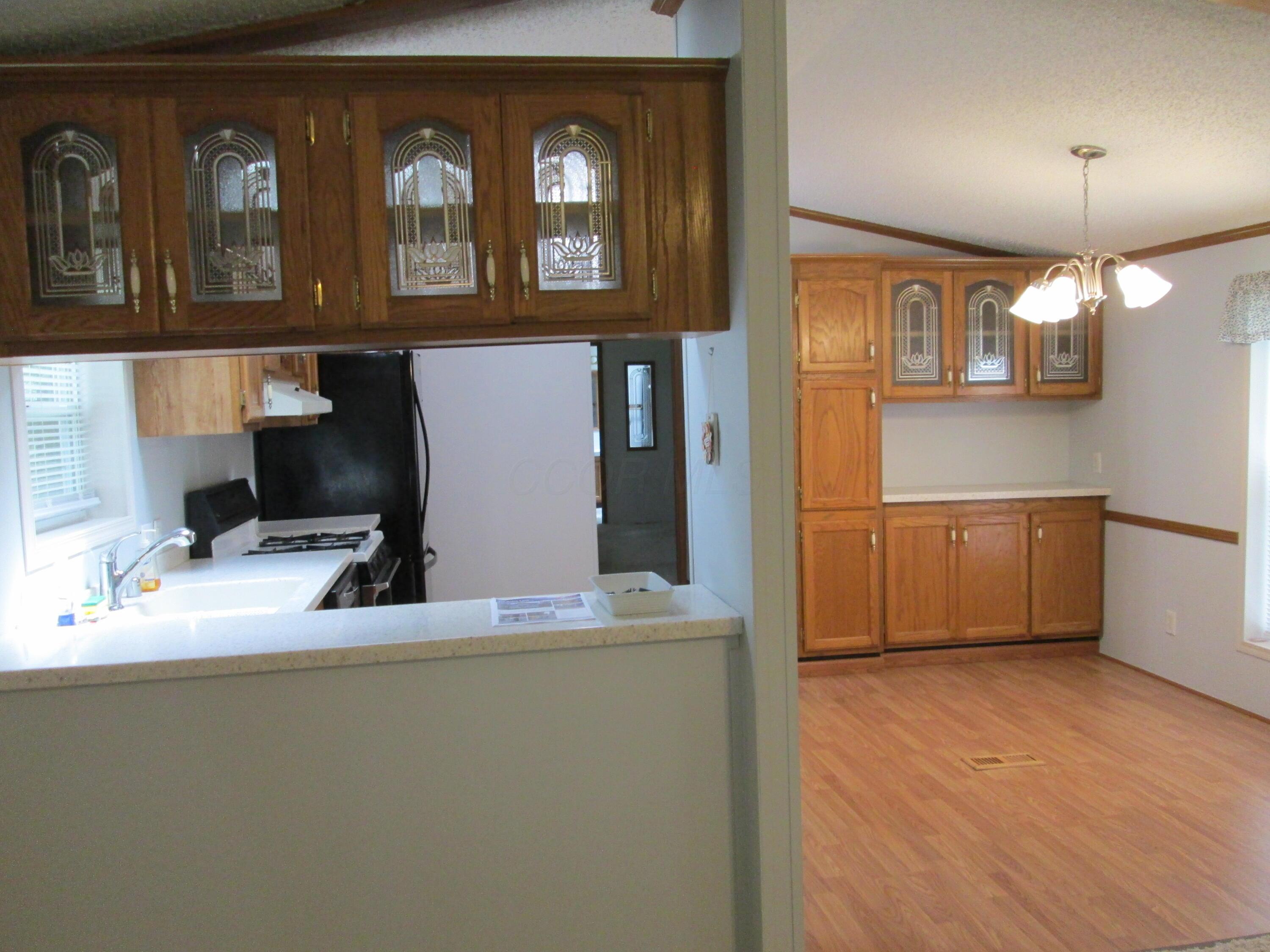 276 Robin Lane Property Photo 4