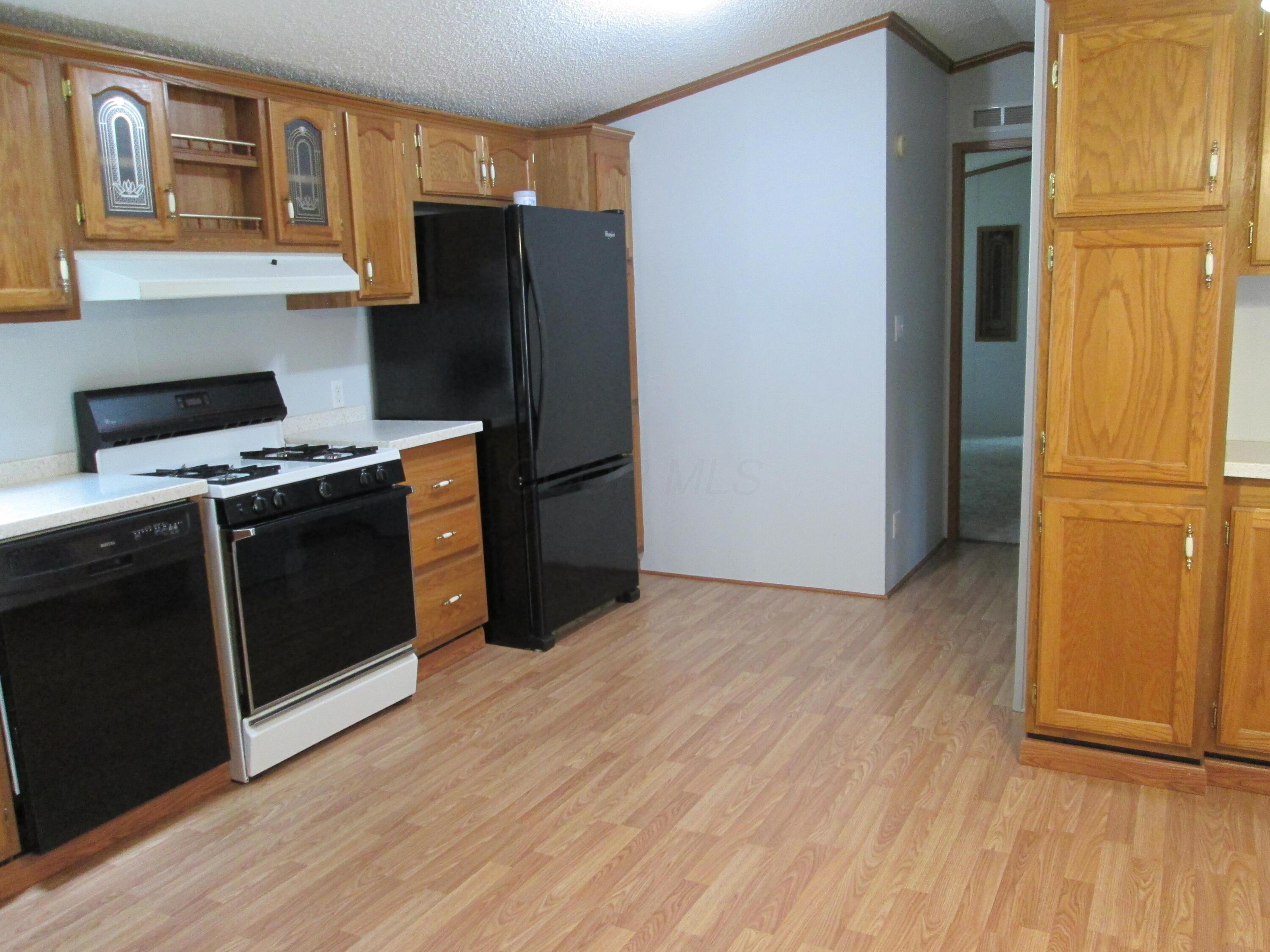 276 Robin Lane Property Photo 6
