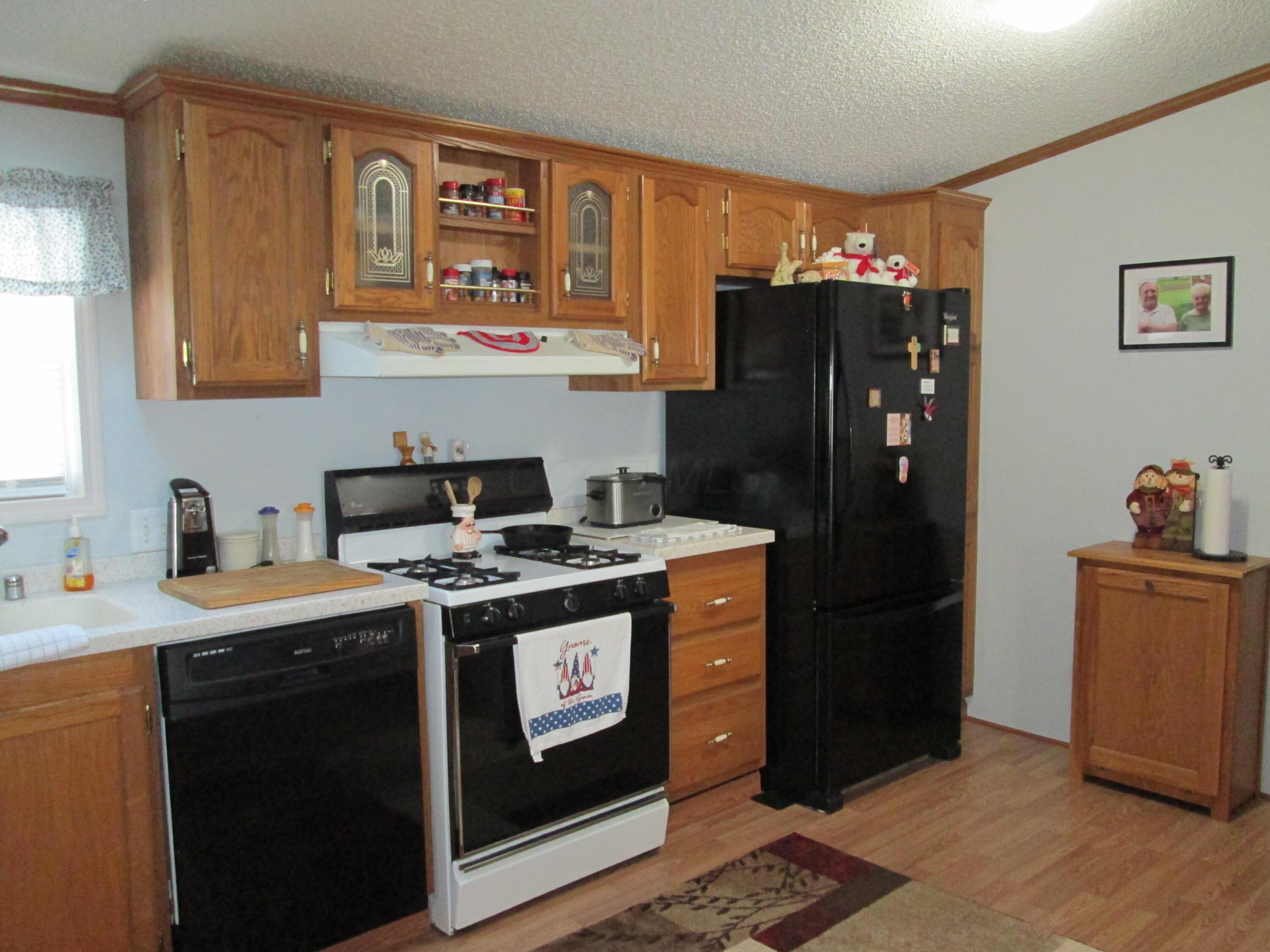 276 Robin Lane Property Photo 7