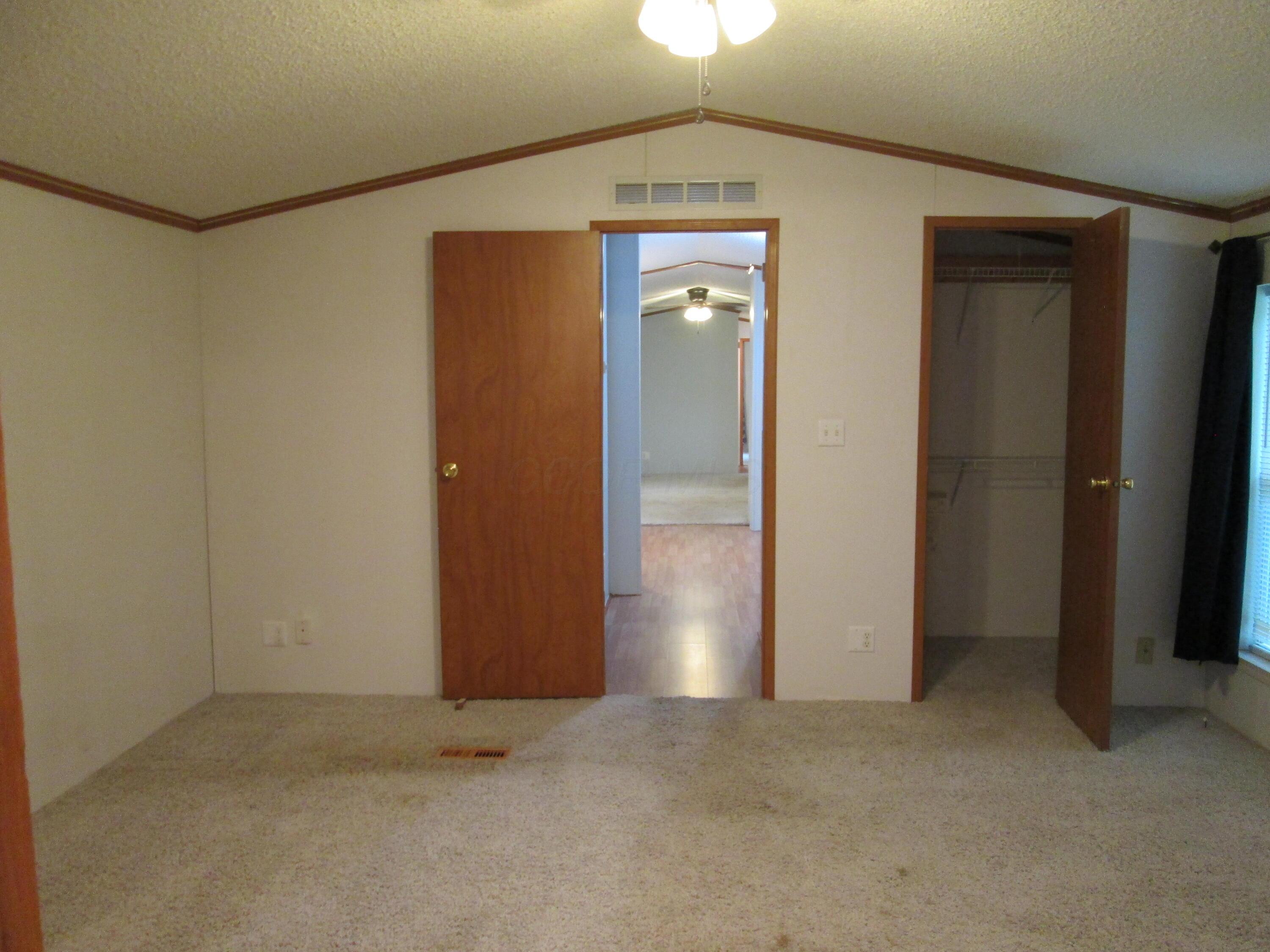 276 Robin Lane Property Photo 10