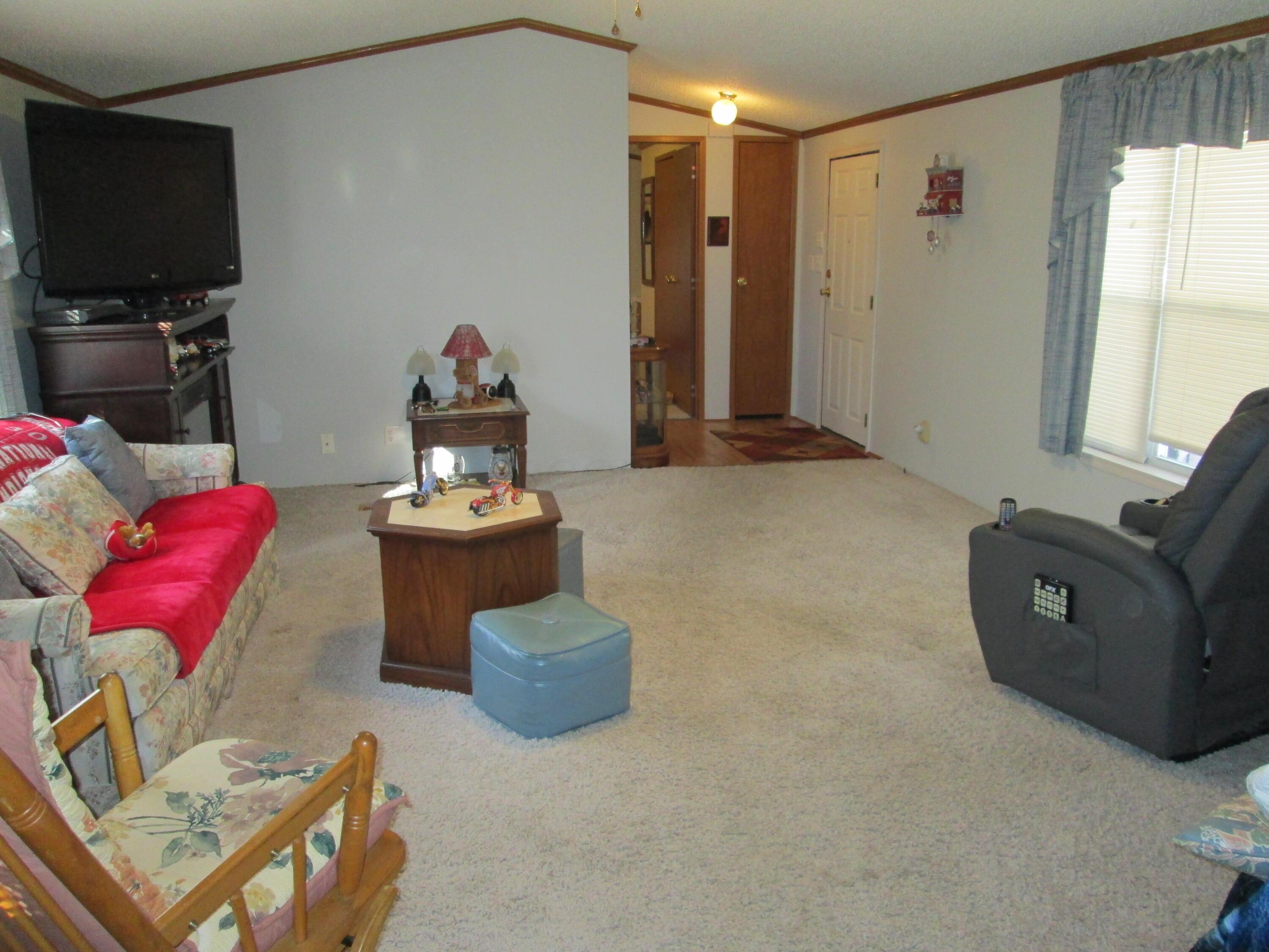 276 Robin Lane Property Photo 14