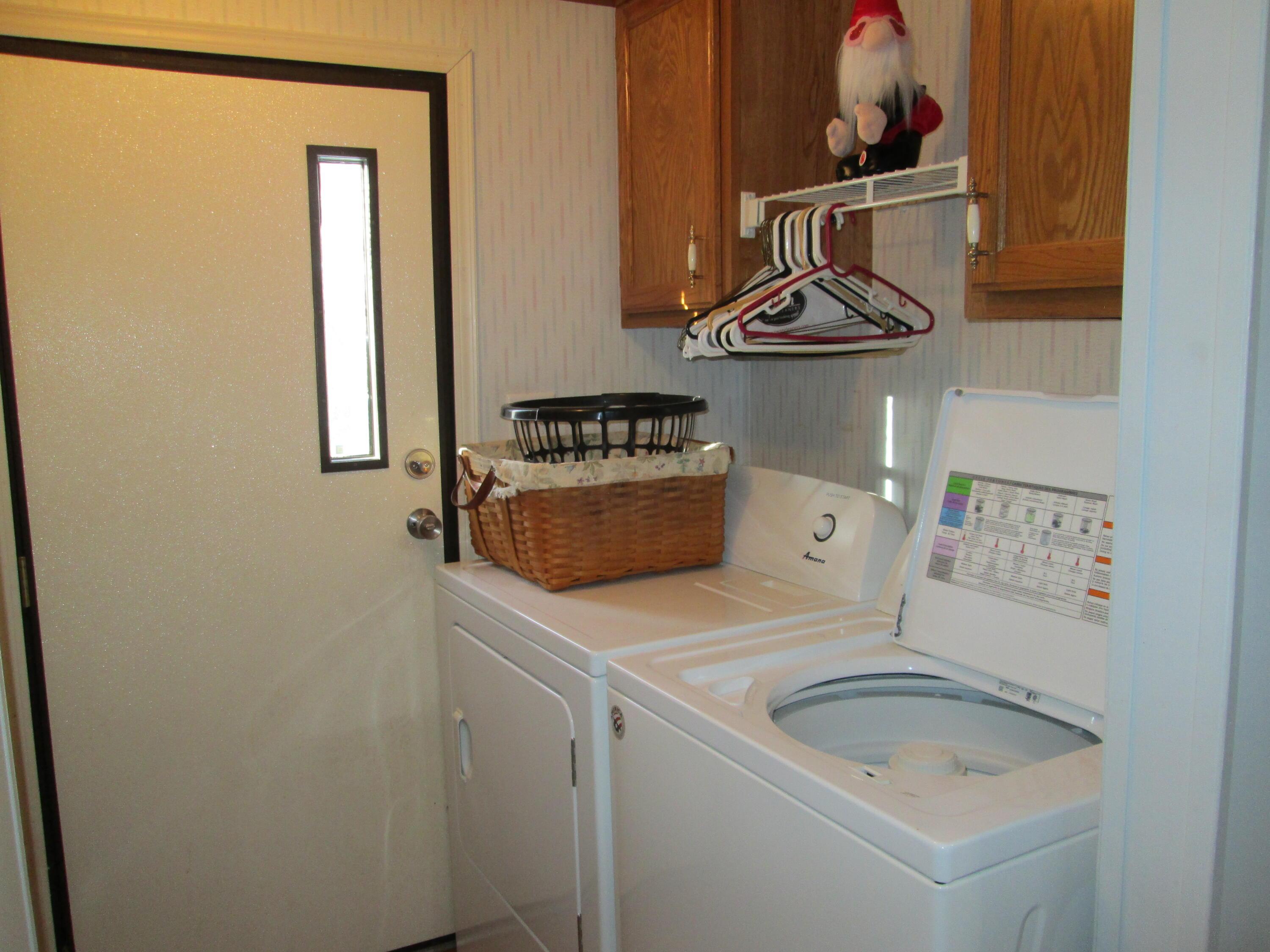 276 Robin Lane Property Photo 17