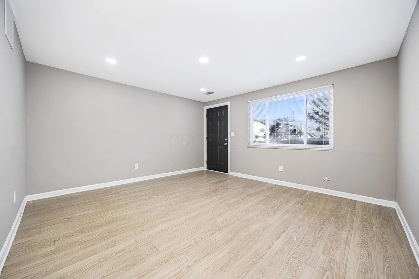 855 Oakland Park Avenue Property Photo 3