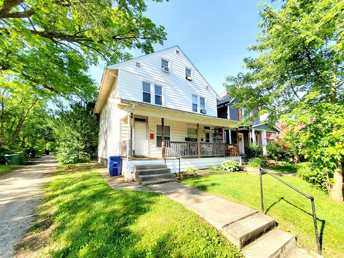 525-527 E Tompkins Street Property Photo