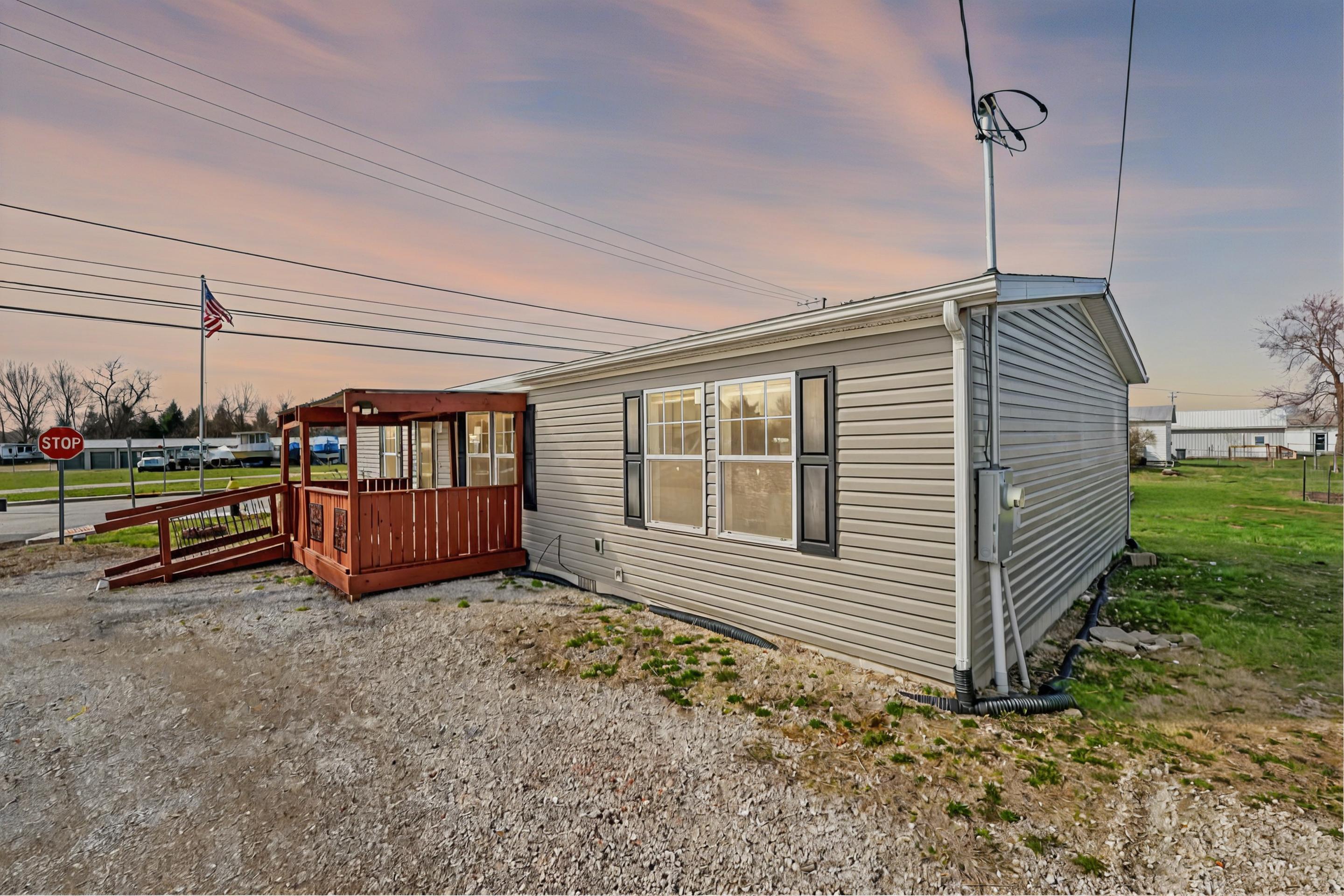 2520 Gift Street Property Photo 3