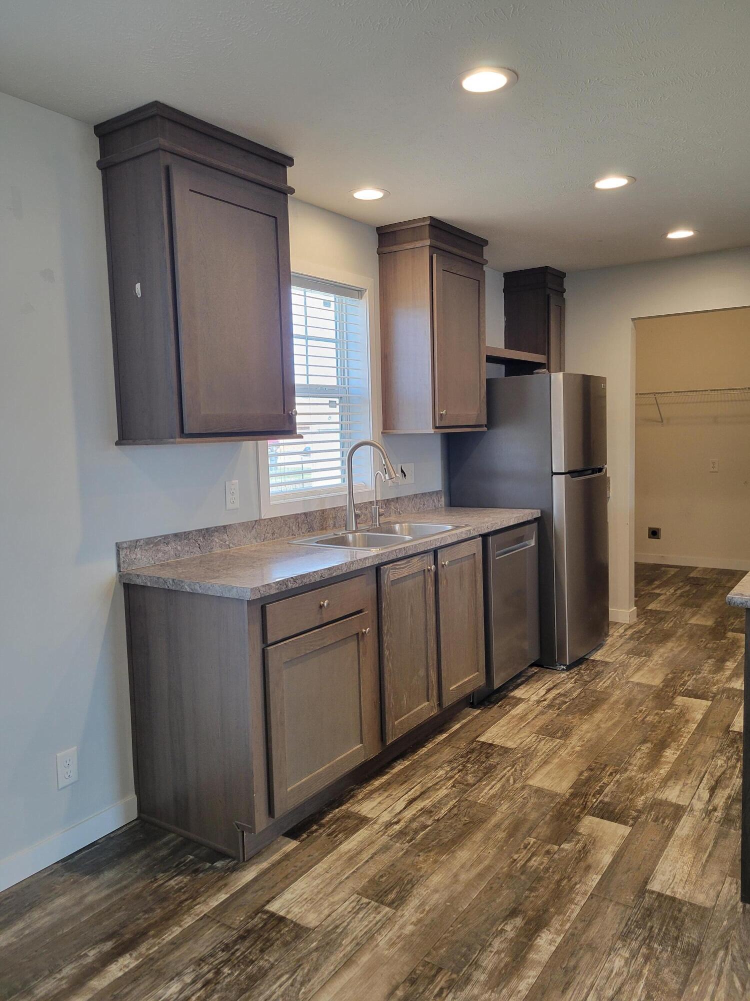2520 Gift Street Property Photo 9