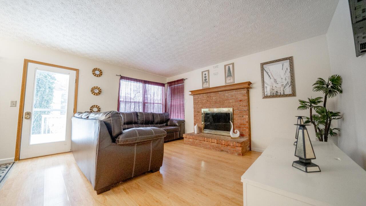 3950 Maidstone Drive Property Photo 10
