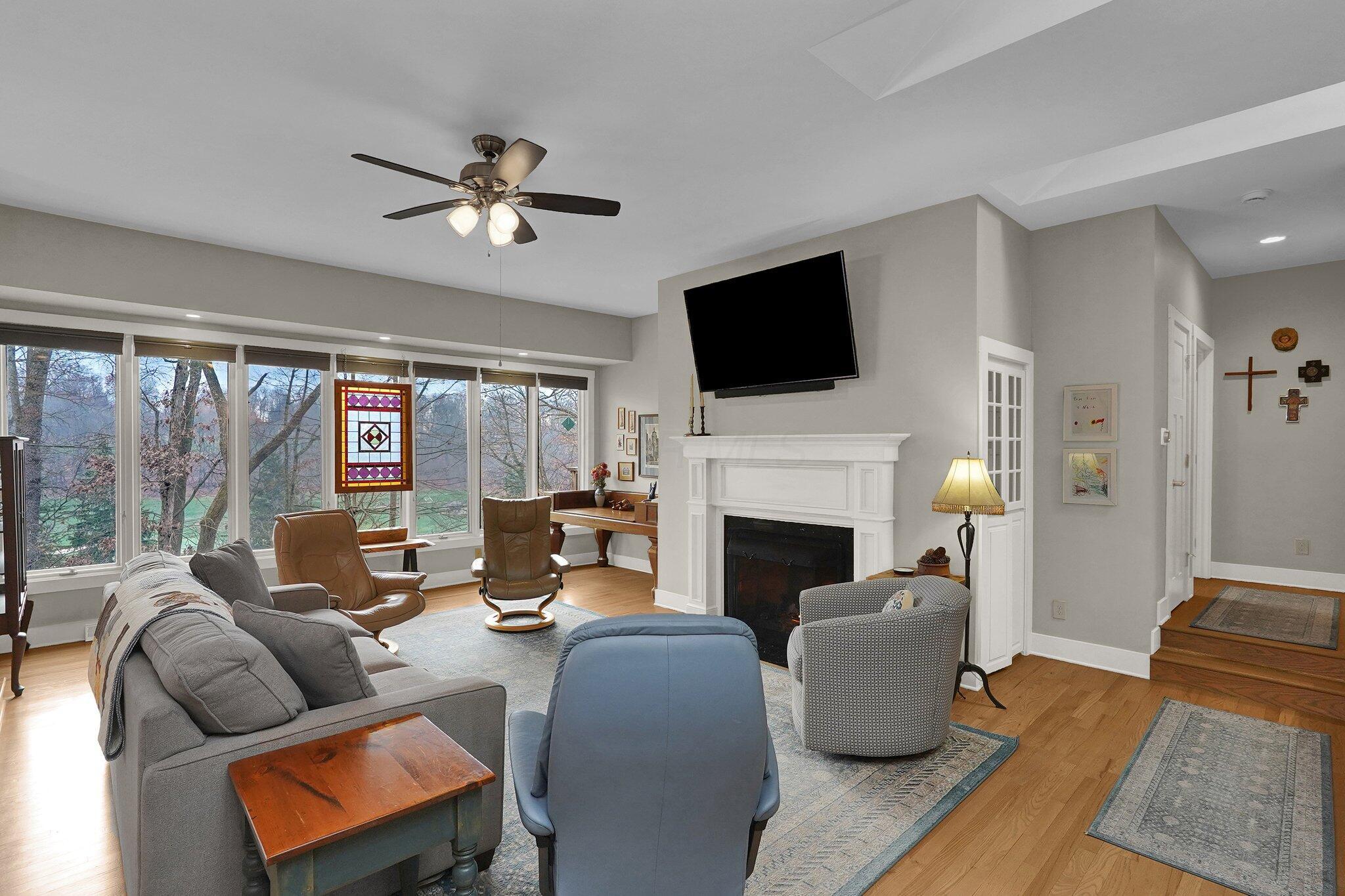 228 Pinehurst Drive Property Photo 4
